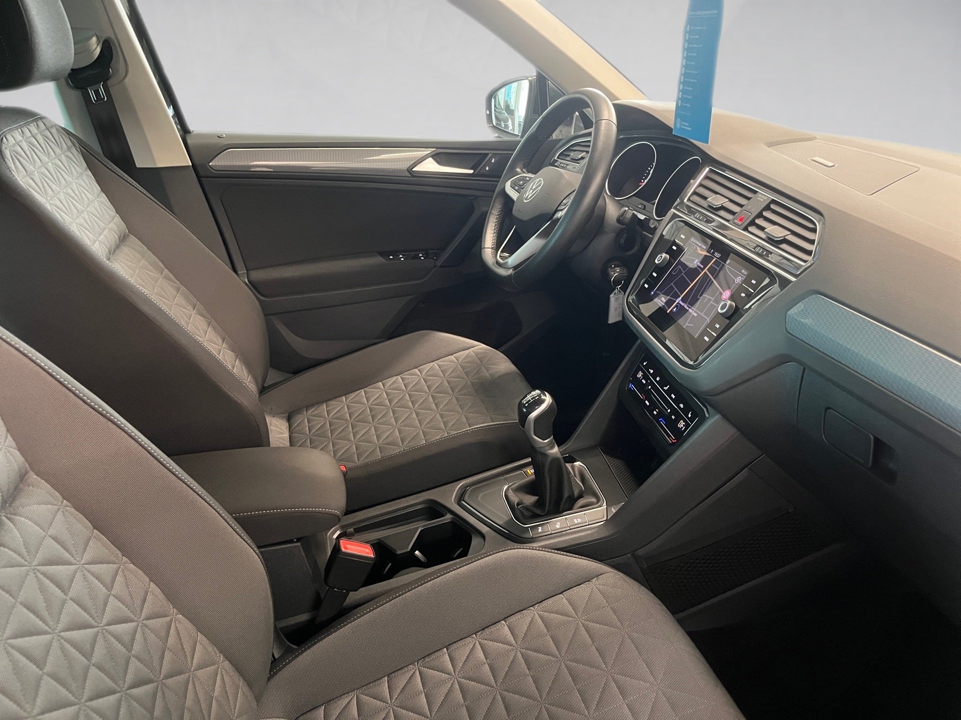 Tiguan LIFE TSI+ALU 17+NAVI+PARK ASSIST+TRAVEL ASSIST+LED+ACC+KLIMA+SITZHEIZUNG
