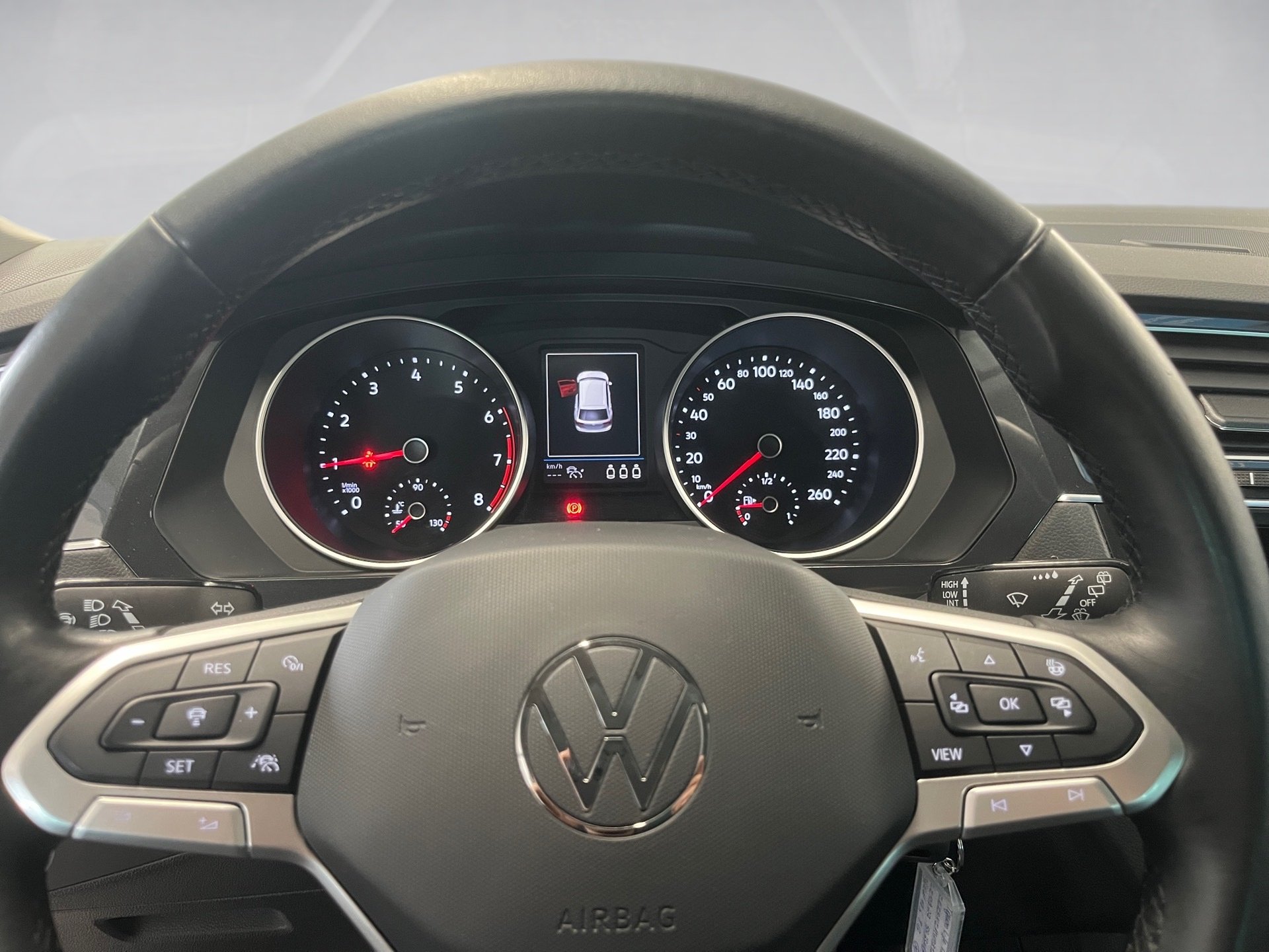 Tiguan LIFE TSI+ALU 17+NAVI+PARK ASSIST+TRAVEL ASSIST+LED+ACC+KLIMA+SITZHEIZUNG