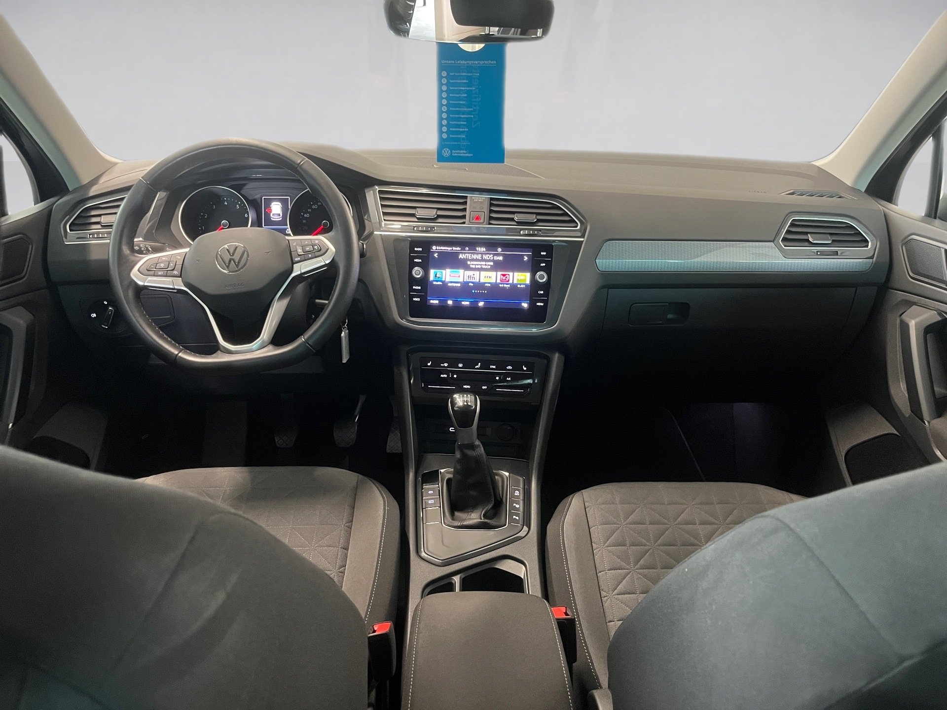 Tiguan LIFE TSI+ALU 17+NAVI+PARK ASSIST+TRAVEL ASSIST+LED+ACC+KLIMA+SITZHEIZUNG