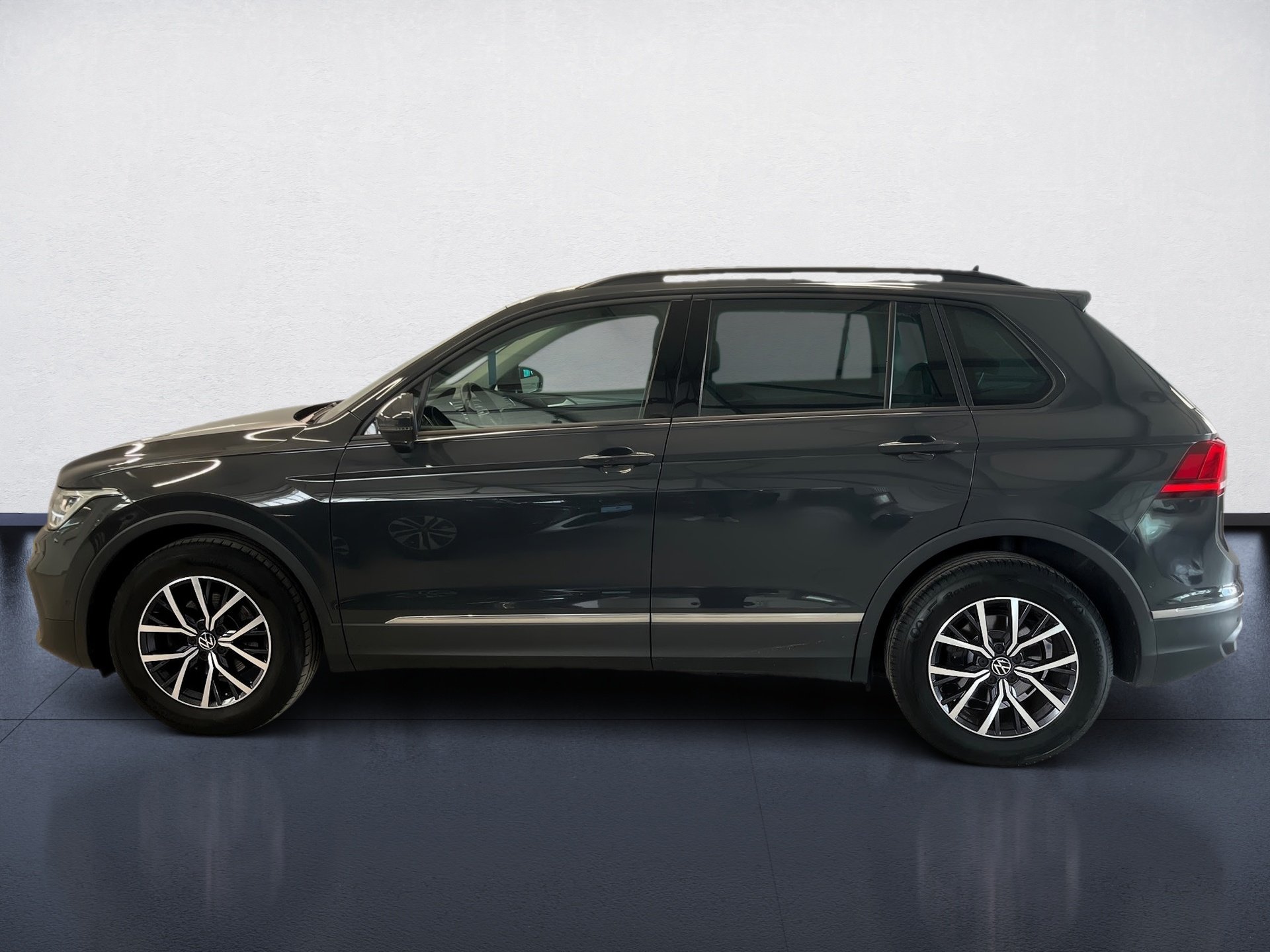 Tiguan LIFE TSI+ALU 17+NAVI+PARK ASSIST+TRAVEL ASSIST+LED+ACC+KLIMA+SITZHEIZUNG