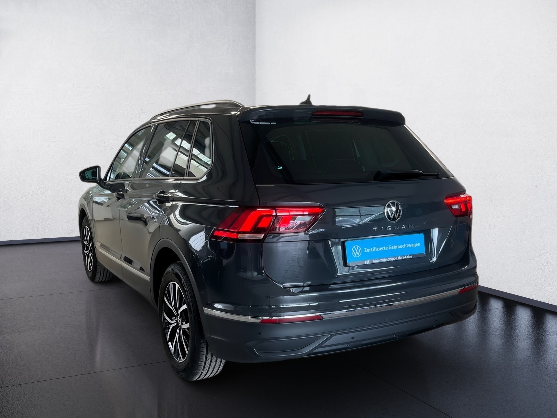 Tiguan LIFE TSI+ALU 17+NAVI+PARK ASSIST+TRAVEL ASSIST+LED+ACC+KLIMA+SITZHEIZUNG