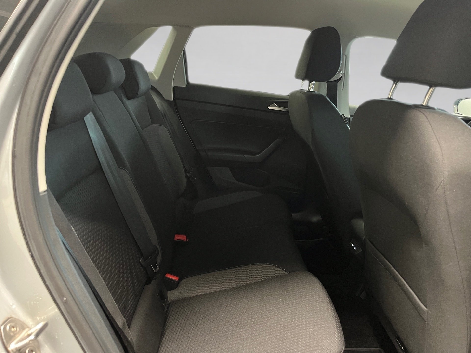 Polo LIFE TSI+NAVI+LED+EINPARKHILFE+KLIMA+APP CONNECT+SITZHEIZUNG+NOTBREMSASSIS
