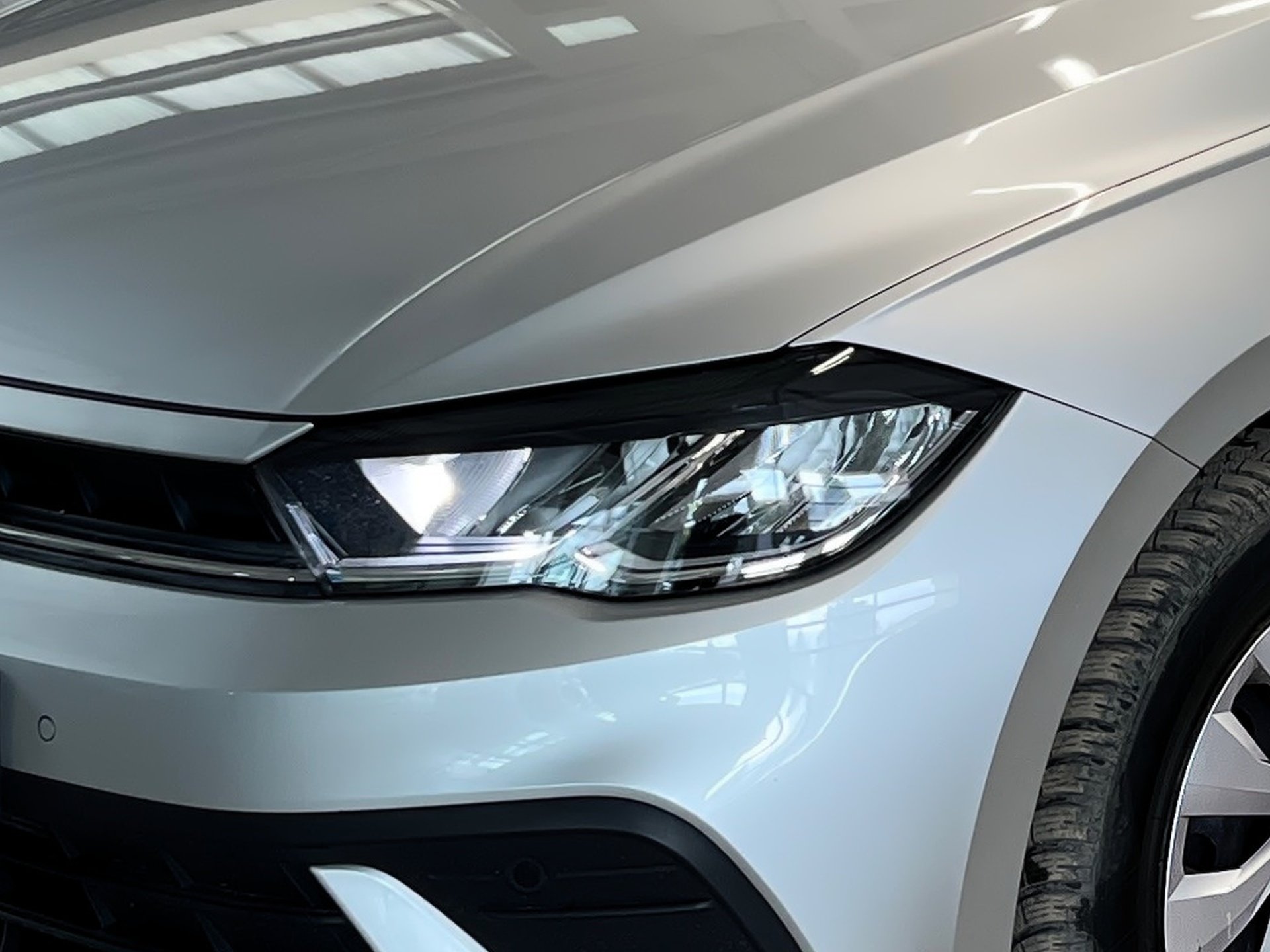 Polo LIFE TSI+NAVI+LED+EINPARKHILFE+KLIMA+APP CONNECT+SITZHEIZUNG+NOTBREMSASSIS
