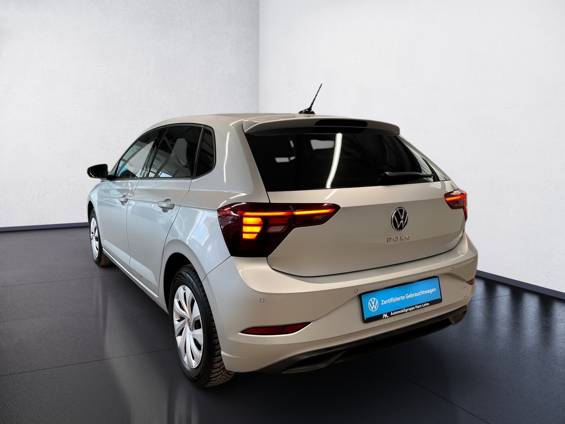 Polo LIFE TSI+NAVI+LED+EINPARKHILFE+KLIMA+APP CONNECT+SITZHEIZUNG+NOTBREMSASSIS