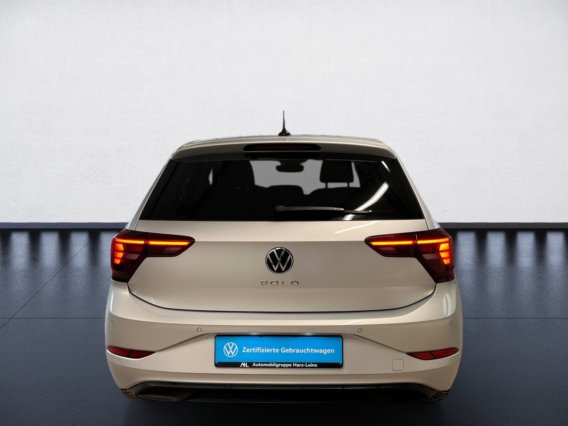 Polo LIFE TSI+NAVI+LED+EINPARKHILFE+KLIMA+APP CONNECT+SITZHEIZUNG+NOTBREMSASSIS