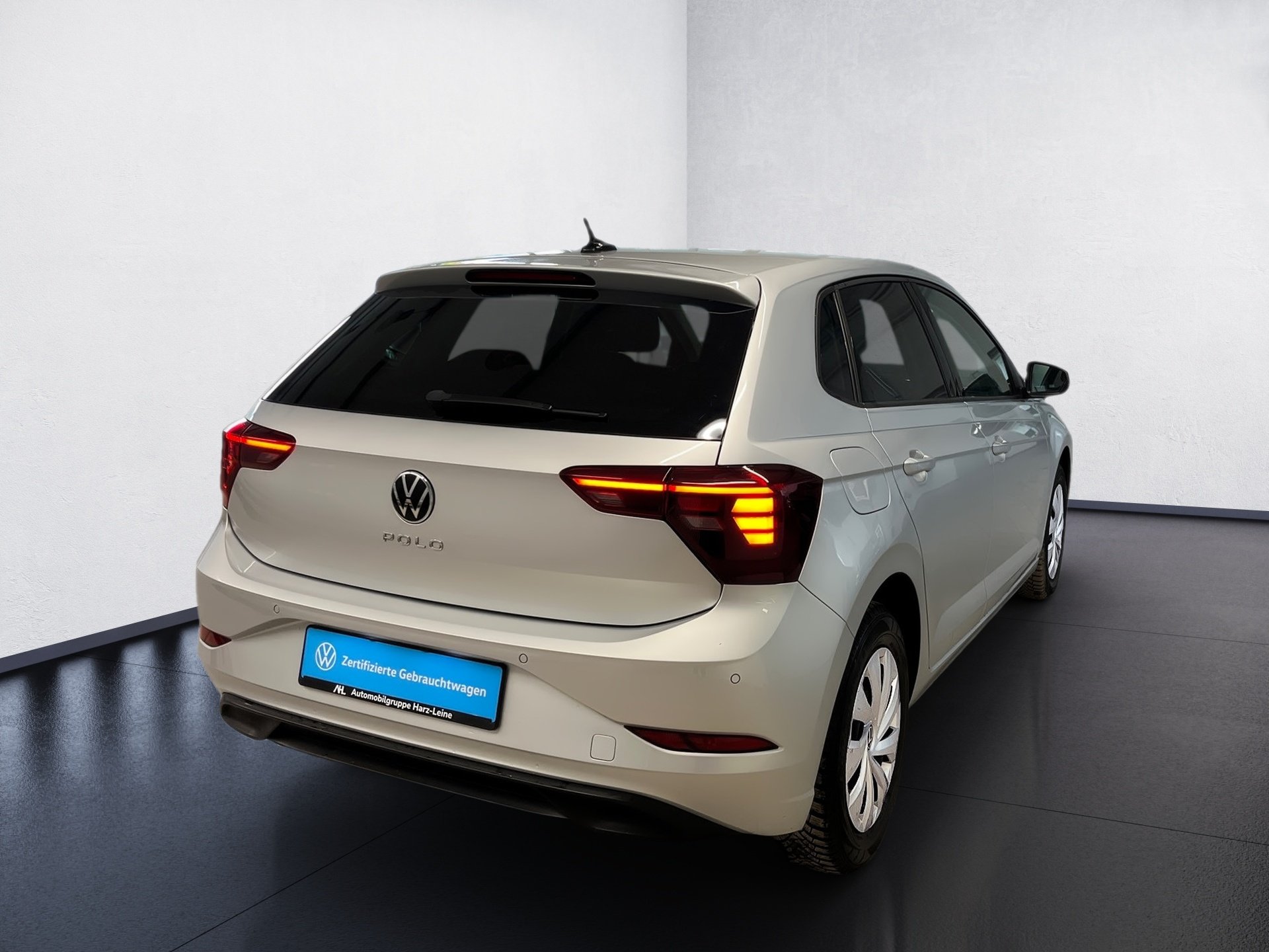 Polo LIFE TSI+NAVI+LED+EINPARKHILFE+KLIMA+APP CONNECT+SITZHEIZUNG+NOTBREMSASSIS
