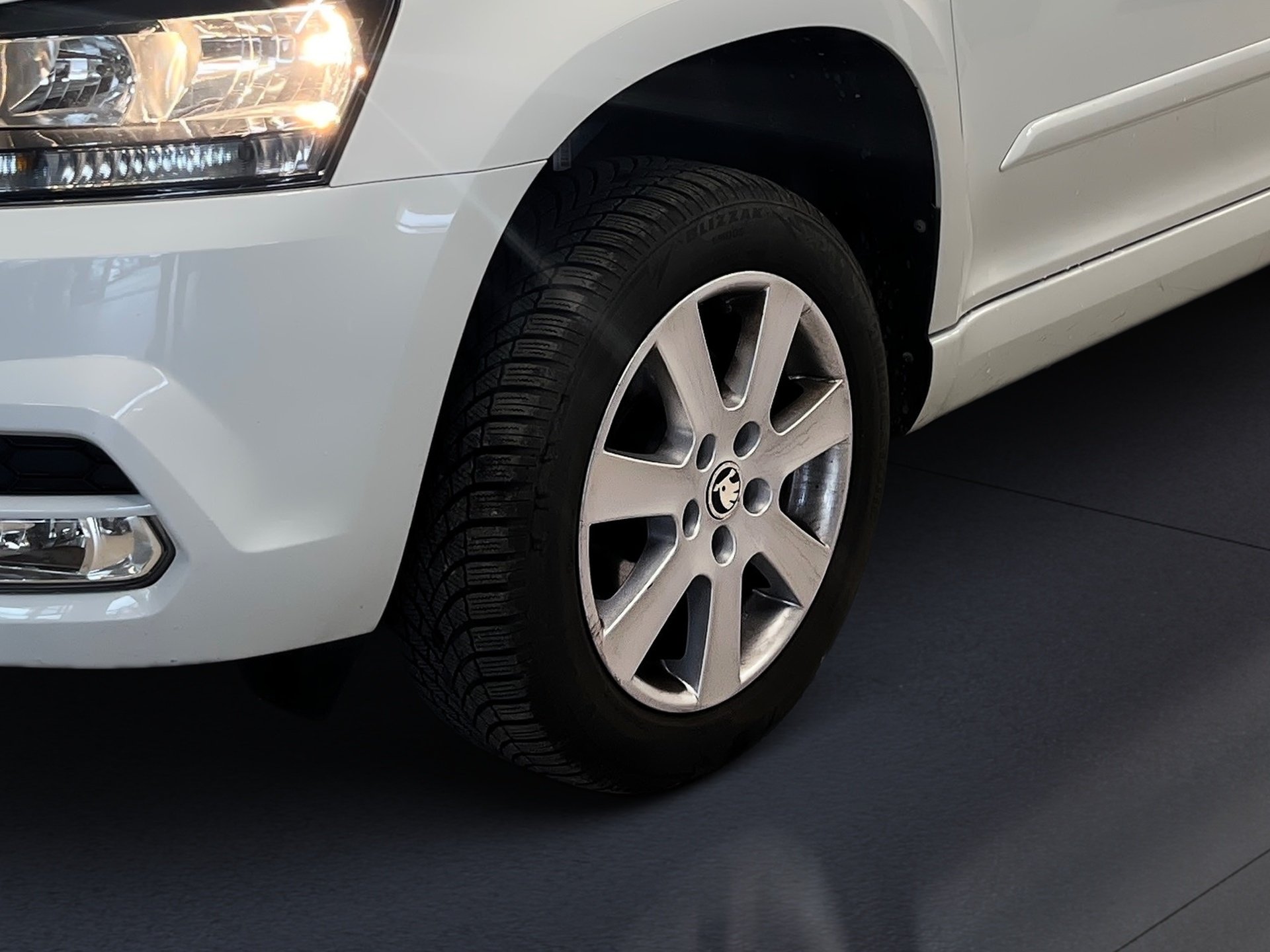 Yeti AMBITION TSI DSG+NAVI+ALU 16+RÜCKFAHRKAMERA+SMART LINK+KLIMA+TEMPOMAT