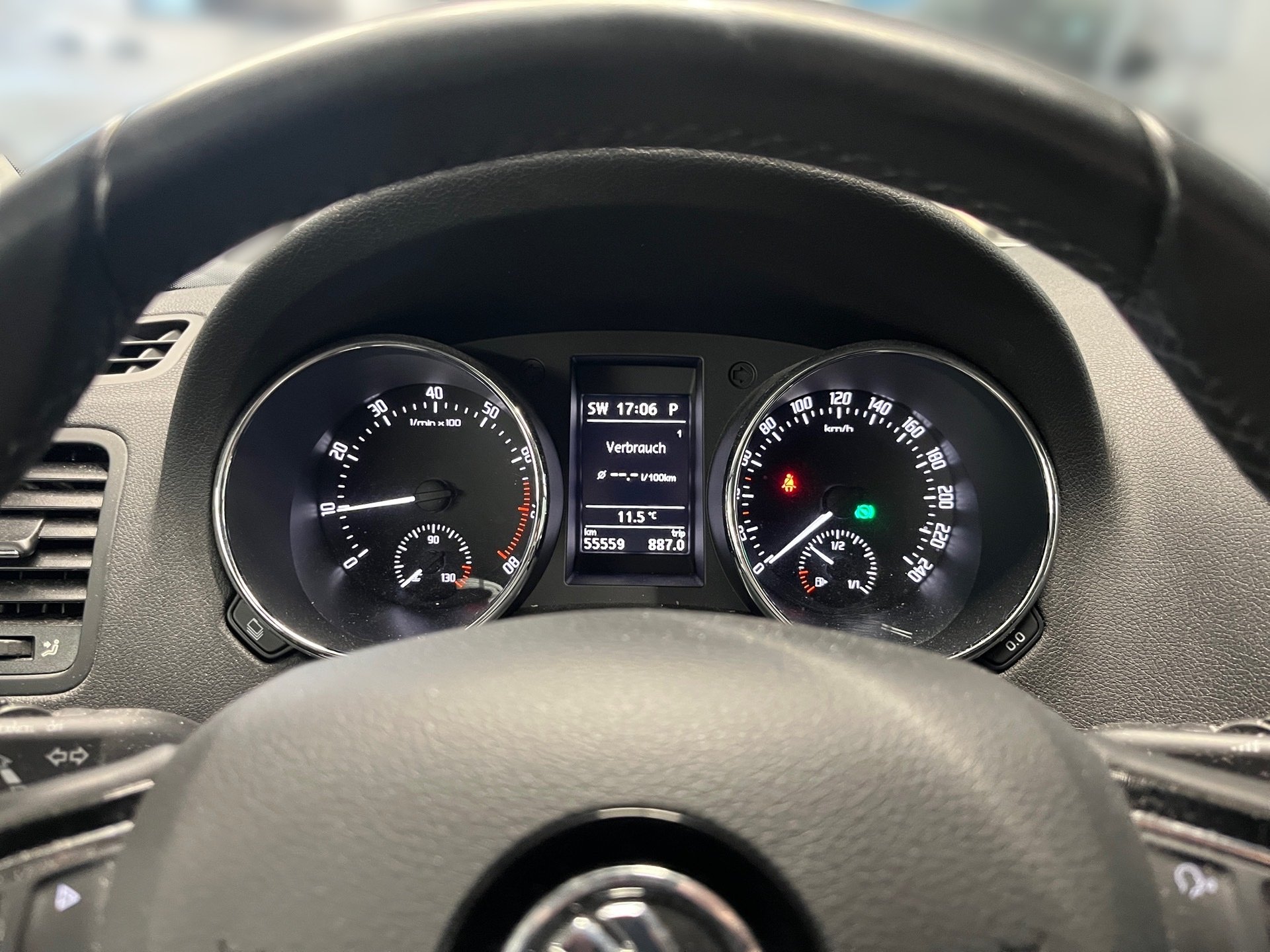 Yeti AMBITION TSI DSG+NAVI+ALU 16+RÜCKFAHRKAMERA+SMART LINK+KLIMA+TEMPOMAT