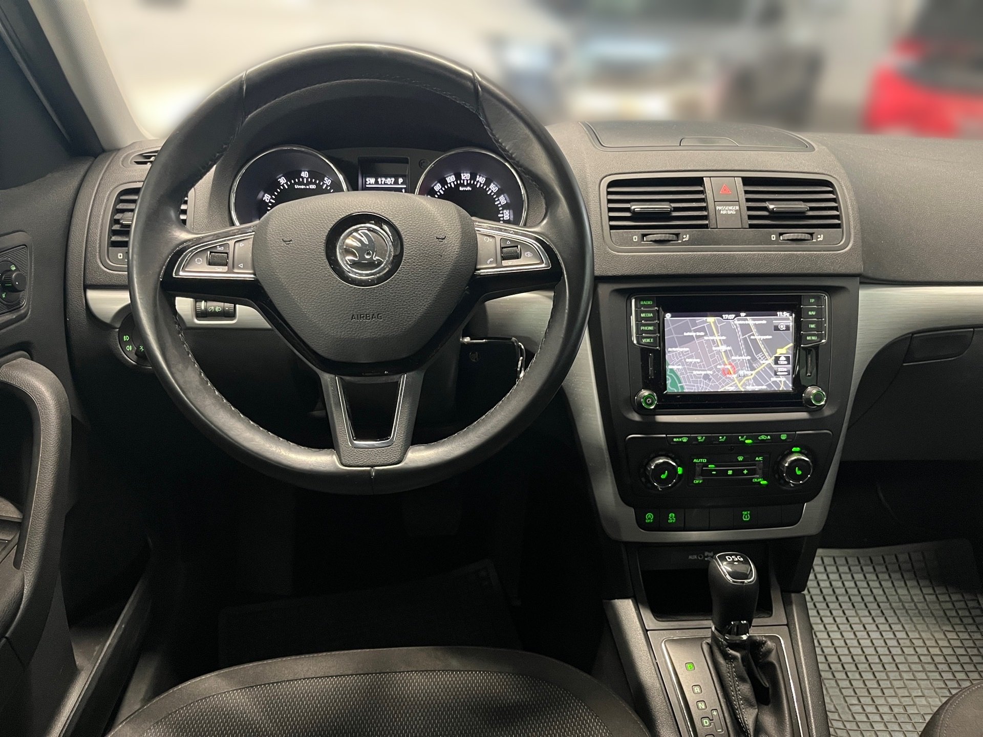 Yeti AMBITION TSI DSG+NAVI+ALU 16+RÜCKFAHRKAMERA+SMART LINK+KLIMA+TEMPOMAT