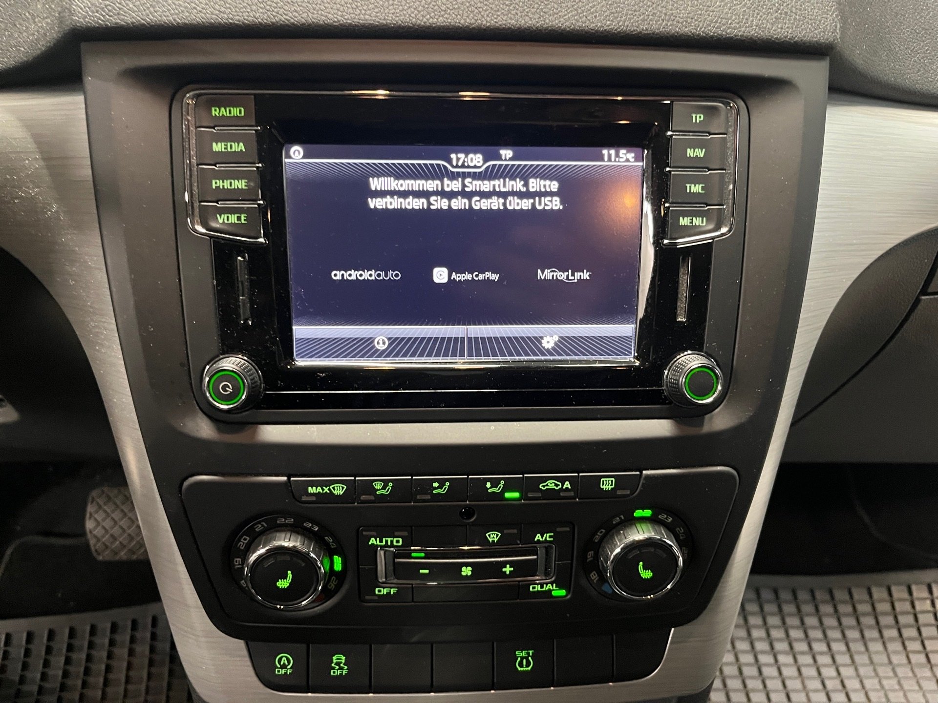 Yeti AMBITION TSI DSG+NAVI+ALU 16+RÜCKFAHRKAMERA+SMART LINK+KLIMA+TEMPOMAT