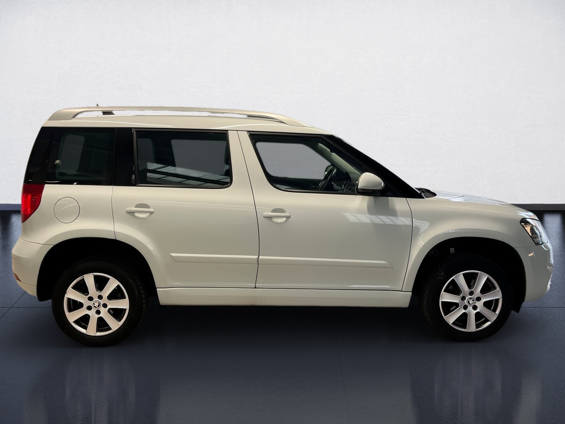 Yeti AMBITION TSI DSG+NAVI+ALU 16+RÜCKFAHRKAMERA+SMART LINK+KLIMA+TEMPOMAT