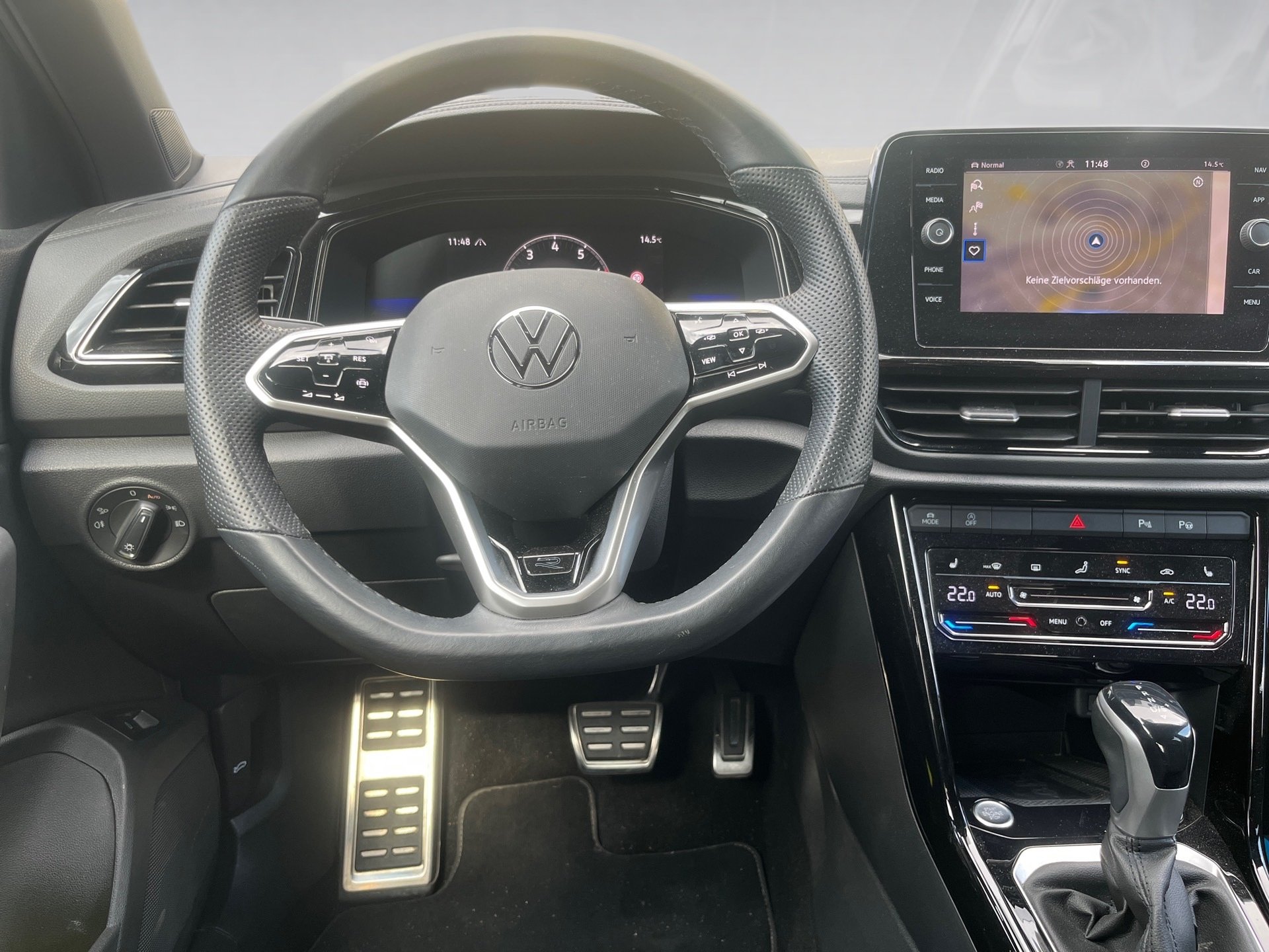 T-Roc R-LINE TSI DSG+ACC+PARK ASSIST+LED-PLUS+APP CONNECT+SPORTSITZE+SPRACHBEDIE