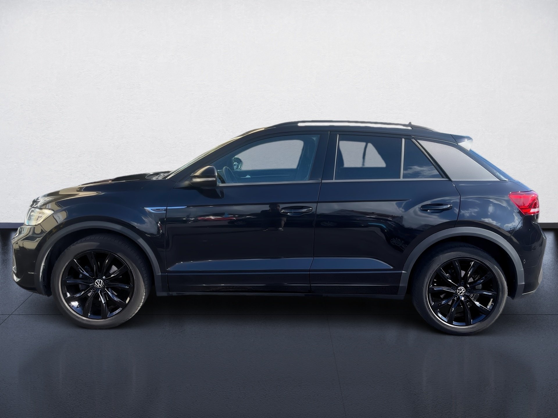 T-Roc R-LINE TSI DSG+ACC+PARK ASSIST+LED-PLUS+APP CONNECT+SPORTSITZE+SPRACHBEDIE