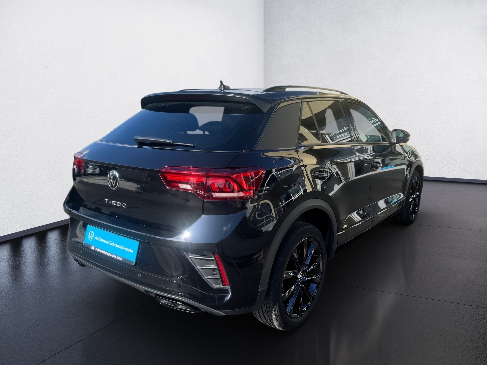 T-Roc R-LINE TSI DSG+ACC+PARK ASSIST+LED-PLUS+APP CONNECT+SPORTSITZE+SPRACHBEDIE