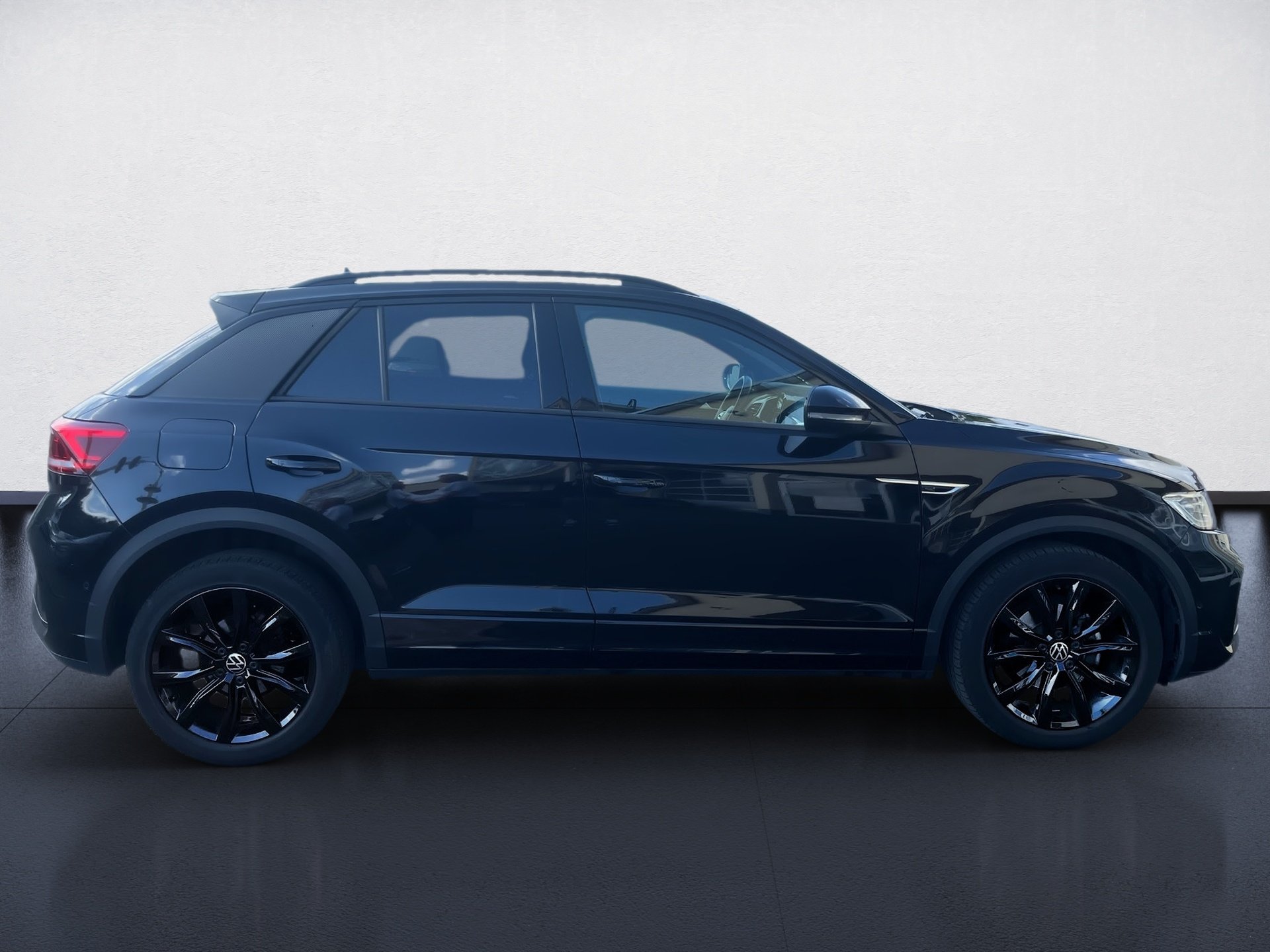 T-Roc R-LINE TSI DSG+ACC+PARK ASSIST+LED-PLUS+APP CONNECT+SPORTSITZE+SPRACHBEDIE