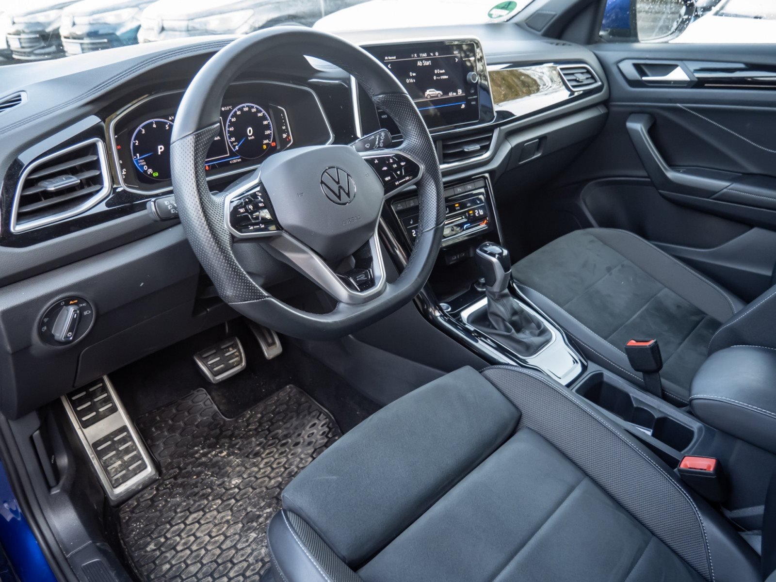 T-Roc R-LINE TSI DSG+ALU 17+ACC+LED-PLUS+KEYLESS+PARK ASSIST+APP CONNECT+KLIMA