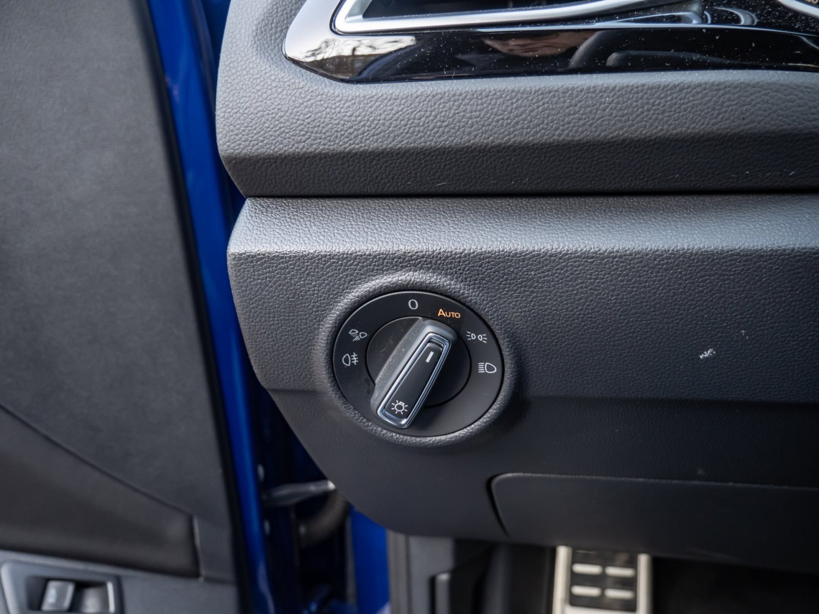 T-Roc R-LINE TSI DSG+ALU 17+ACC+LED-PLUS+KEYLESS+PARK ASSIST+APP CONNECT+KLIMA