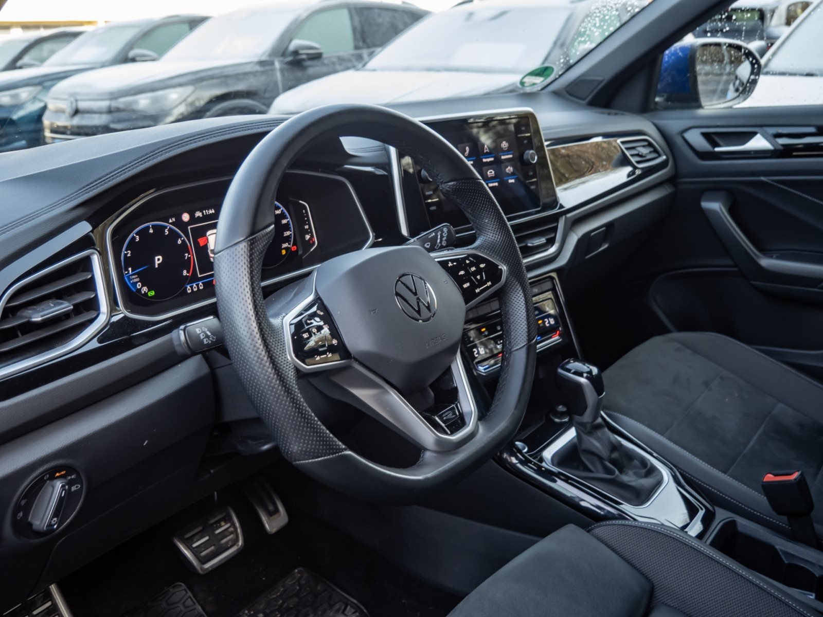 T-Roc R-LINE TSI DSG+ALU 17+ACC+LED-PLUS+KEYLESS+PARK ASSIST+APP CONNECT+KLIMA