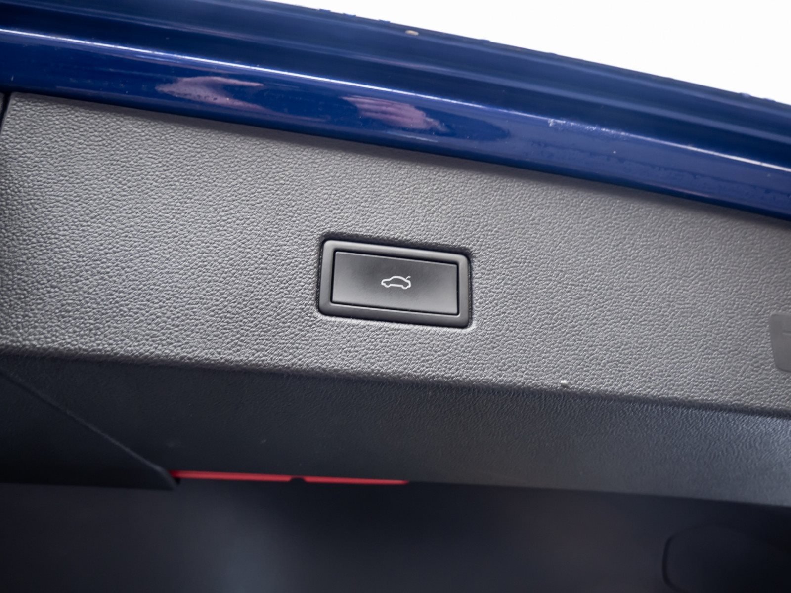 T-Roc R-LINE TSI DSG+ALU 17+ACC+LED-PLUS+KEYLESS+PARK ASSIST+APP CONNECT+KLIMA