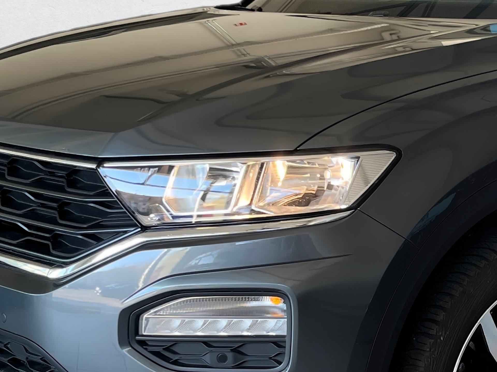 T-Roc STYLE TSI DSG+AHK+ALU 17+ACC+APP CONNECT+RÜCKFAHRKAMERA+WINTERPAKET+KEYL