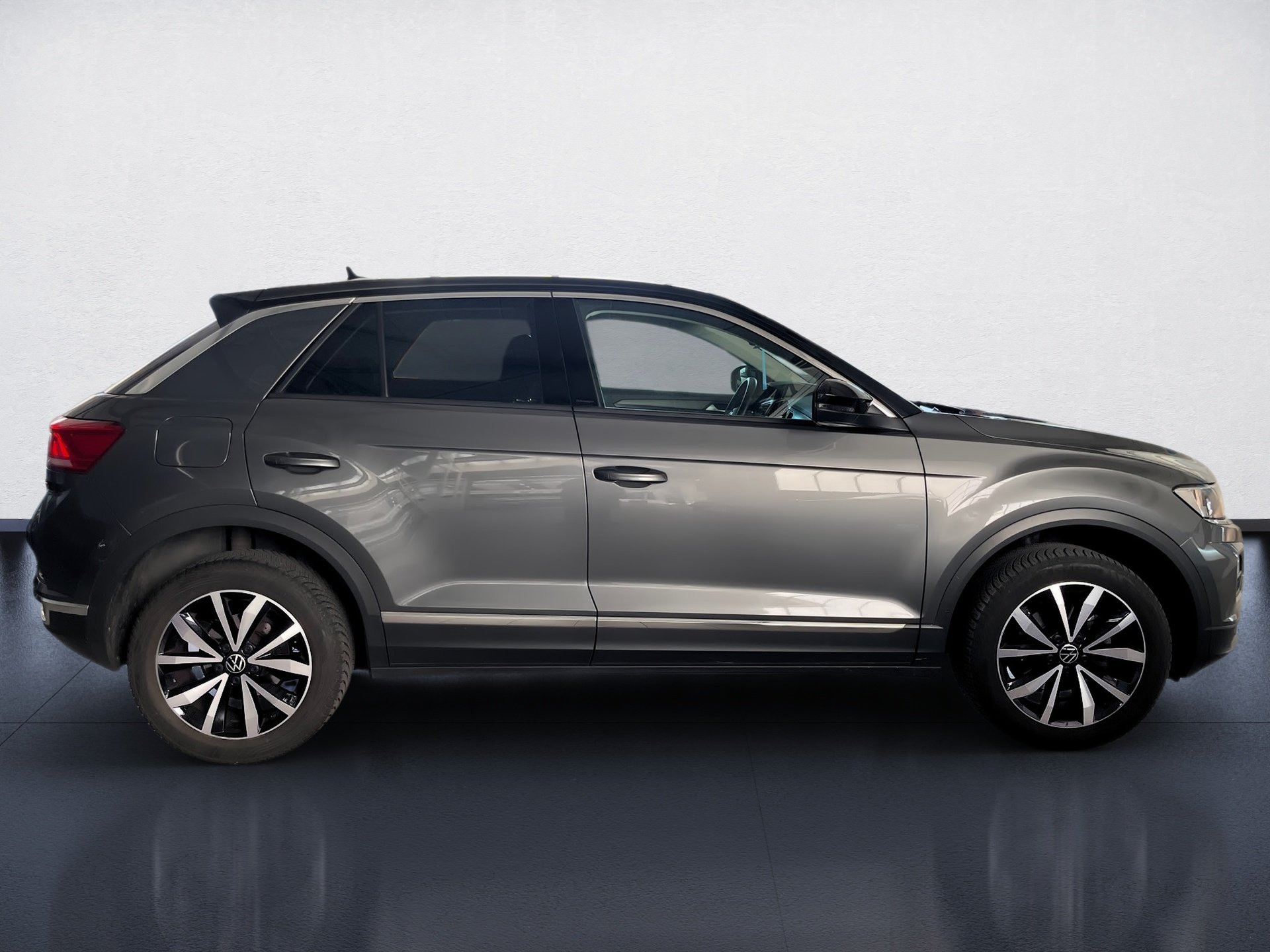 T-Roc STYLE TSI DSG+AHK+ALU 17+ACC+APP CONNECT+RÜCKFAHRKAMERA+WINTERPAKET+KEYL