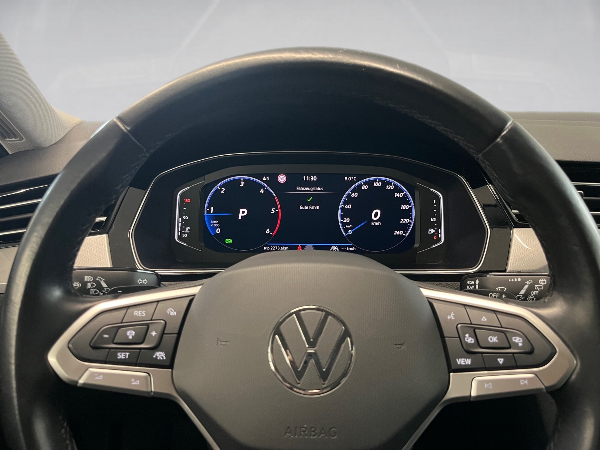 Passat Variant BUSINESS TDI DSG+ALU 17+NAVI PRO+TRAVEL ASSIST+LED-MATRIX+ACC+KLIMA+APP