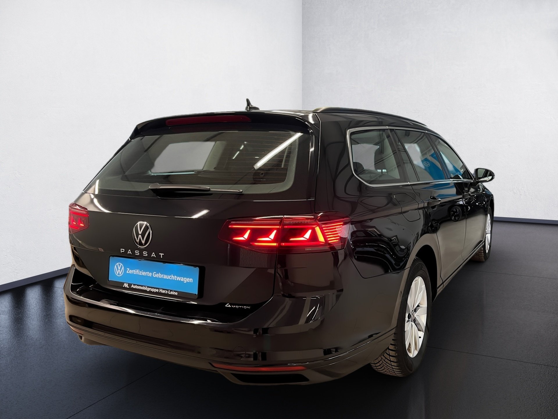 Passat Variant BUSINESS TDI DSG+ALU 17+NAVI PRO+TRAVEL ASSIST+LED-MATRIX+ACC+KLIMA+APP