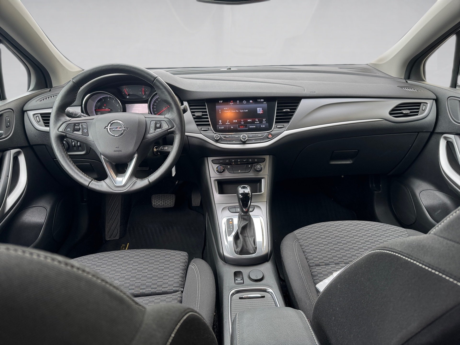 Astra Sports Tourer 120 JAHRE EDITION+ALU 16+NAVI+RÜCKFAHRKAMERA+SITZHEIZUNG+TEMPOMAT+KLIMA