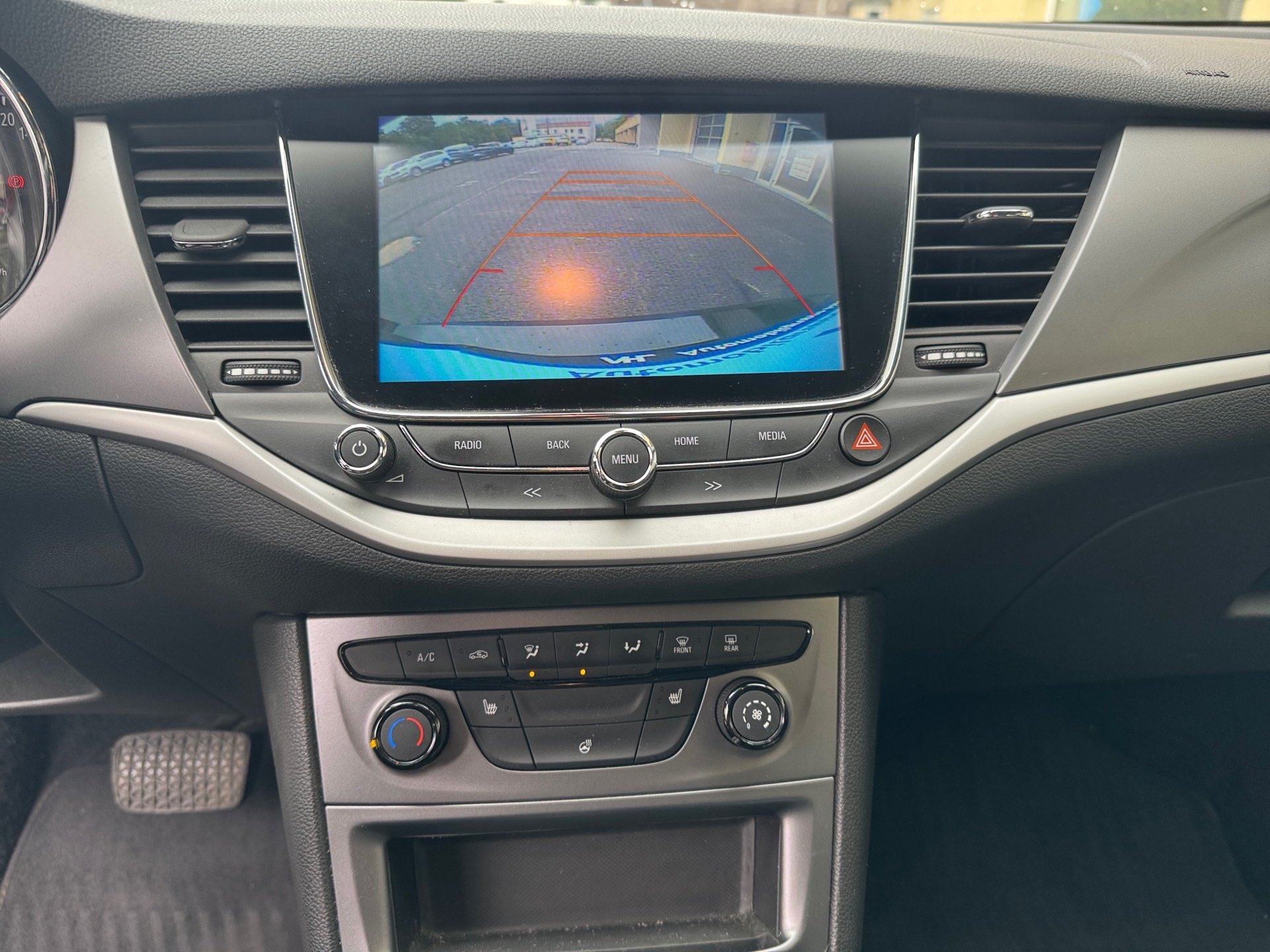 Astra Sports Tourer 120 JAHRE EDITION+ALU 16+NAVI+RÜCKFAHRKAMERA+SITZHEIZUNG+TEMPOMAT+KLIMA