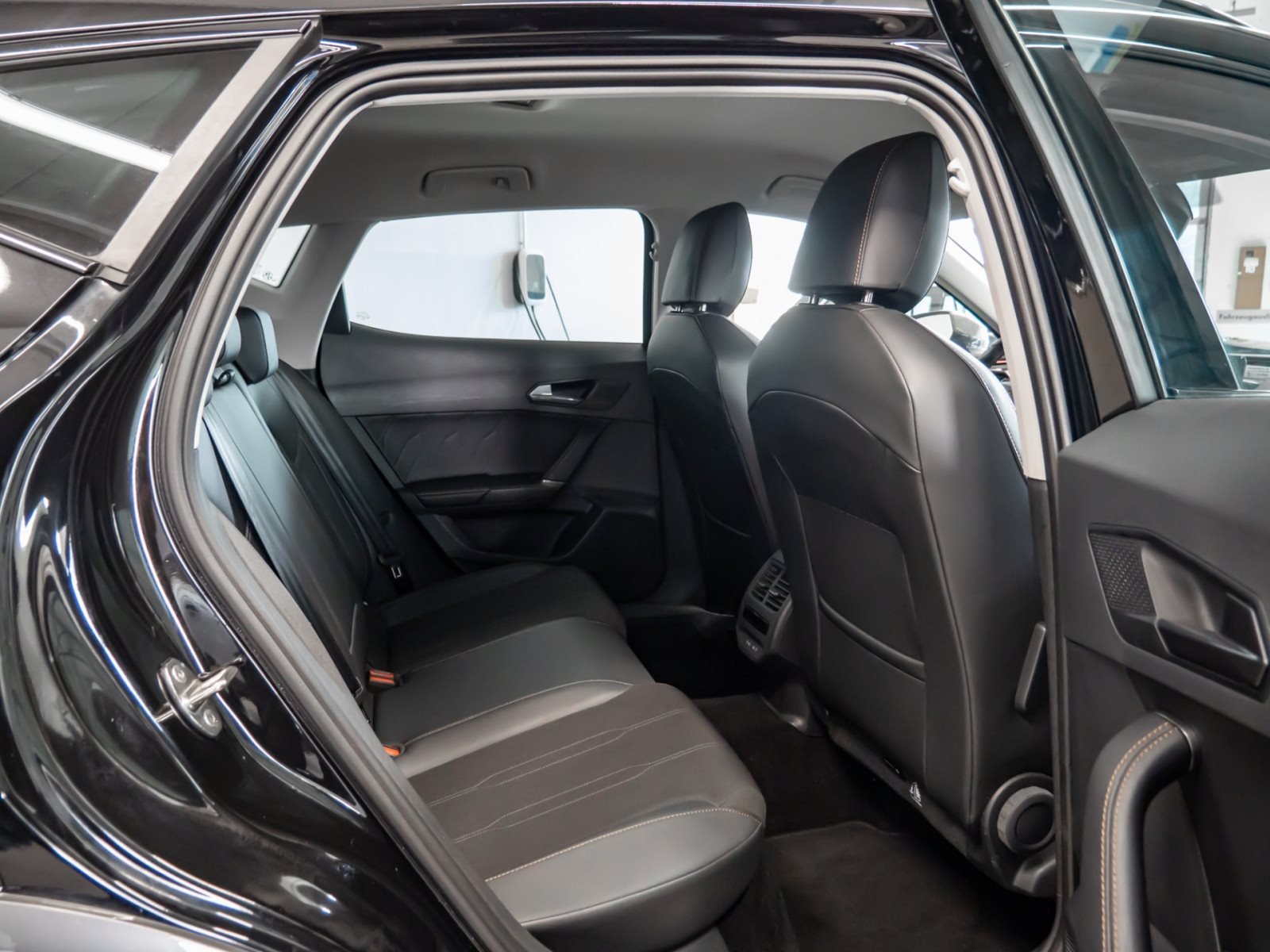 Formentor TSI DSG+ALU 18+KEYLESS+LED+NAVI+ACC+FULL LINK+KLIMA+SIDE ASSIST+ELK HECK