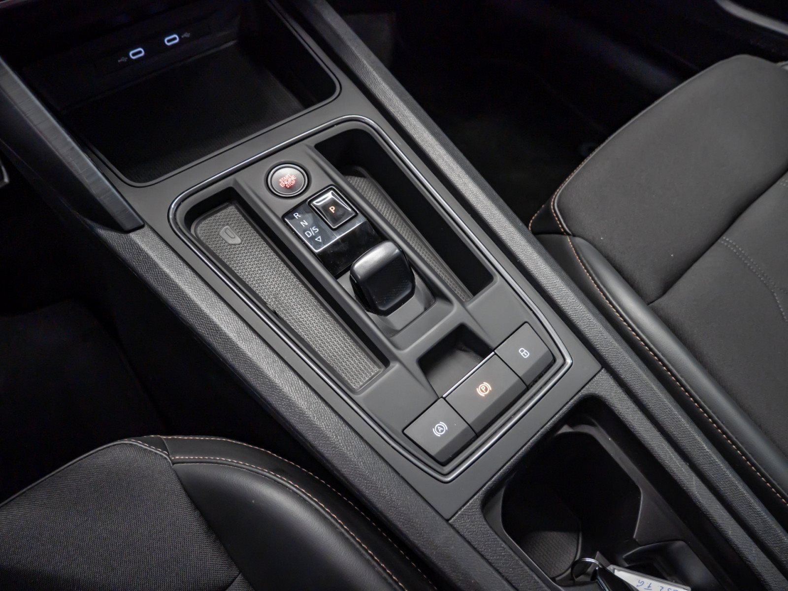 Formentor TSI DSG+ALU 18+KEYLESS+LED+NAVI+ACC+FULL LINK+KLIMA+SIDE ASSIST+ELK HECK