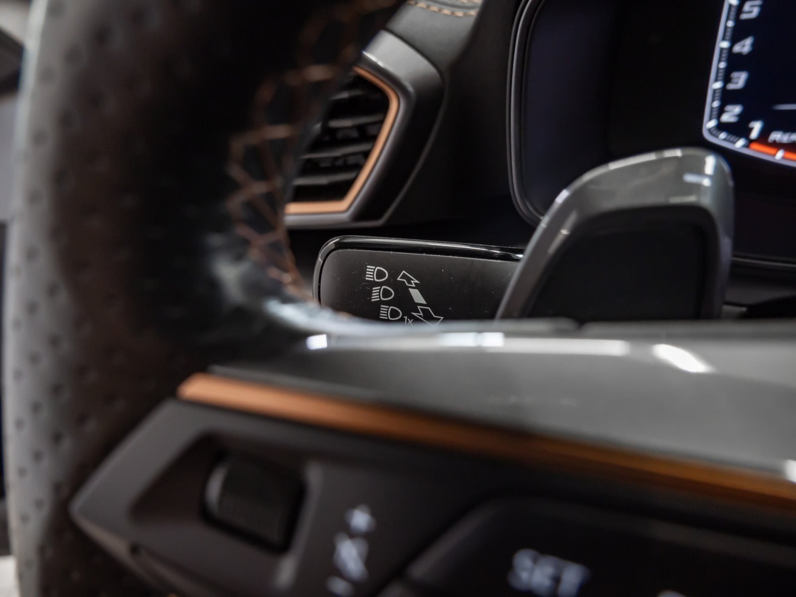 Formentor TSI DSG+ALU 18+KEYLESS+LED+NAVI+ACC+FULL LINK+KLIMA+SIDE ASSIST+ELK HECK