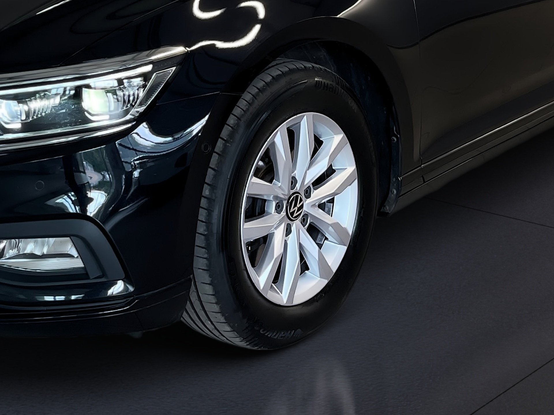 Passat Variant BUSINESS TDI DSG+AHK+ALU 16+RÜCKFAHRKAMERA+LED-MATRIX+TRAVEL ASSIST+NAVI