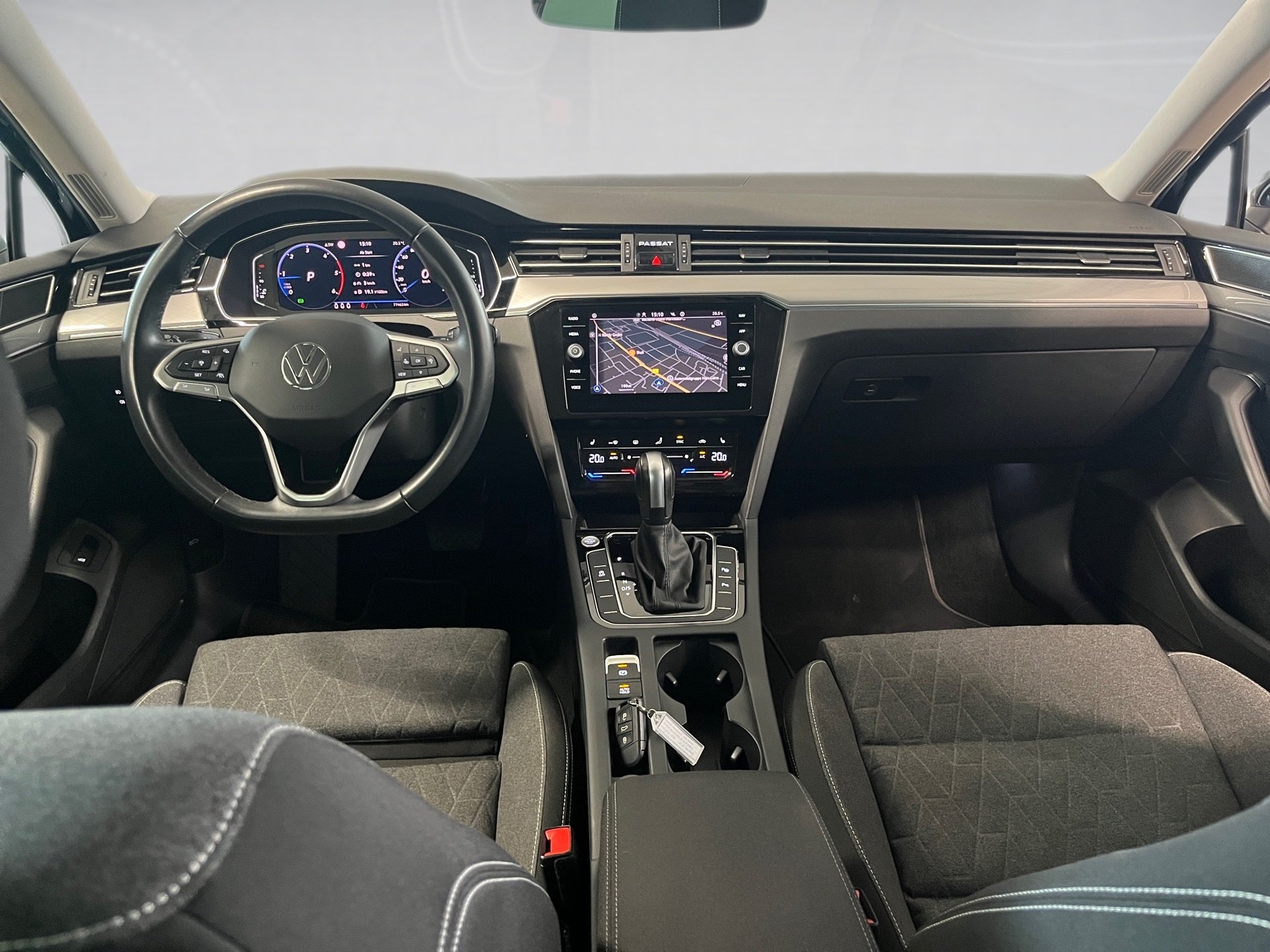 Passat Variant BUSINESS TDI DSG+AHK+ALU 16+RÜCKFAHRKAMERA+LED-MATRIX+TRAVEL ASSIST+NAVI