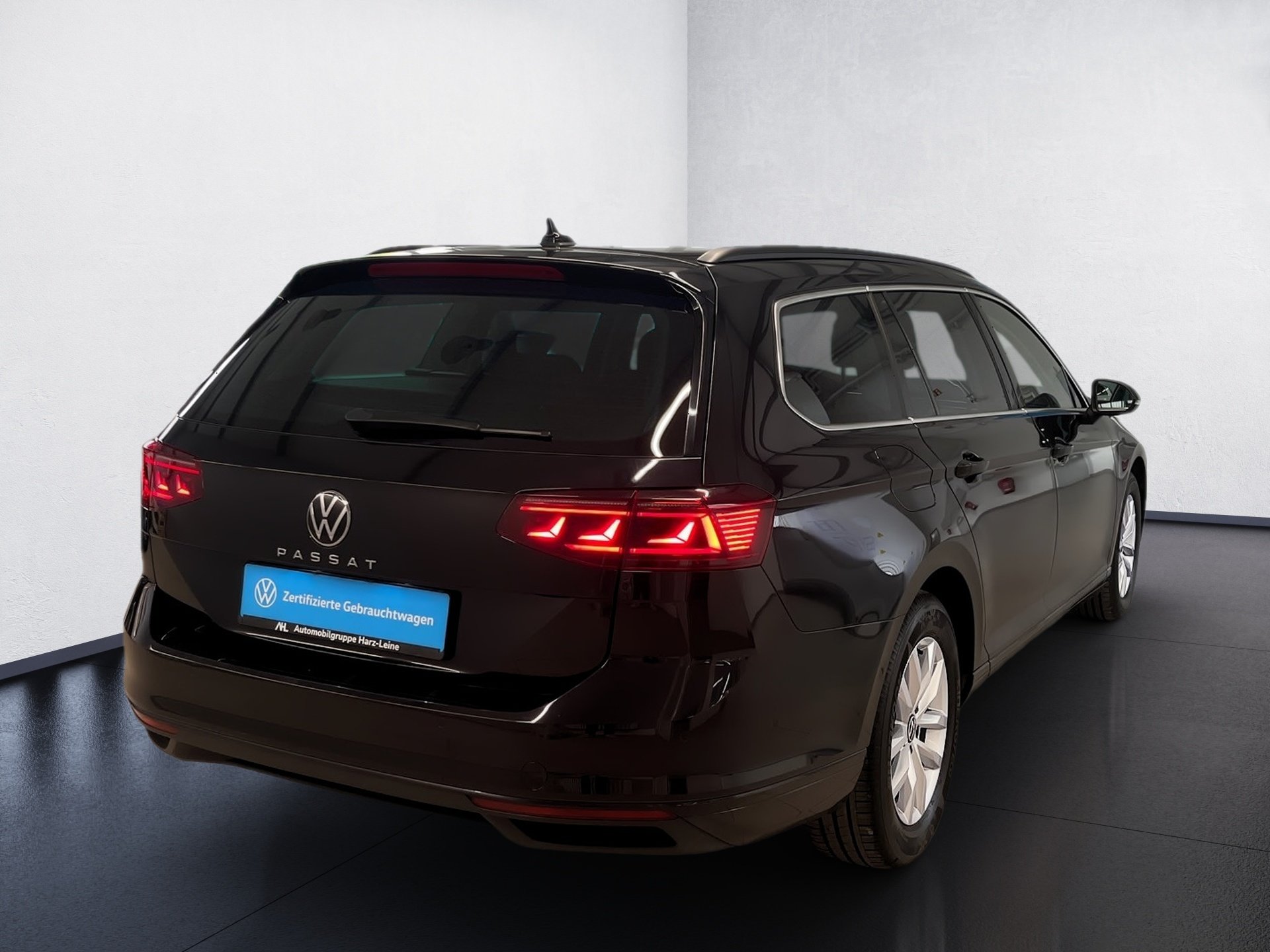 Passat Variant BUSINESS TDI DSG+AHK+ALU 16+RÜCKFAHRKAMERA+LED-MATRIX+TRAVEL ASSIST+NAVI