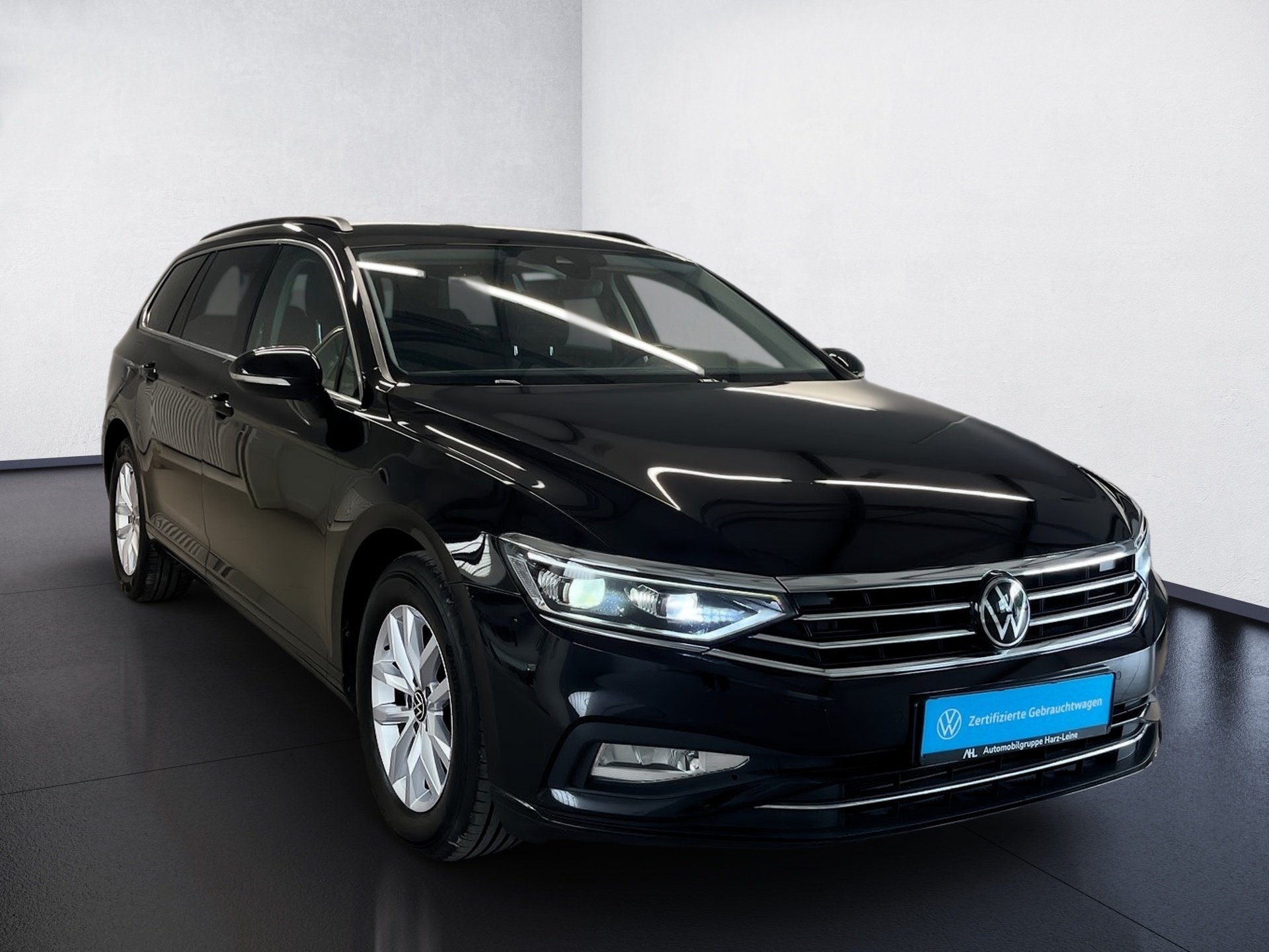 Passat Variant BUSINESS TDI DSG+AHK+ALU 16+RÜCKFAHRKAMERA+LED-MATRIX+TRAVEL ASSIST+NAVI