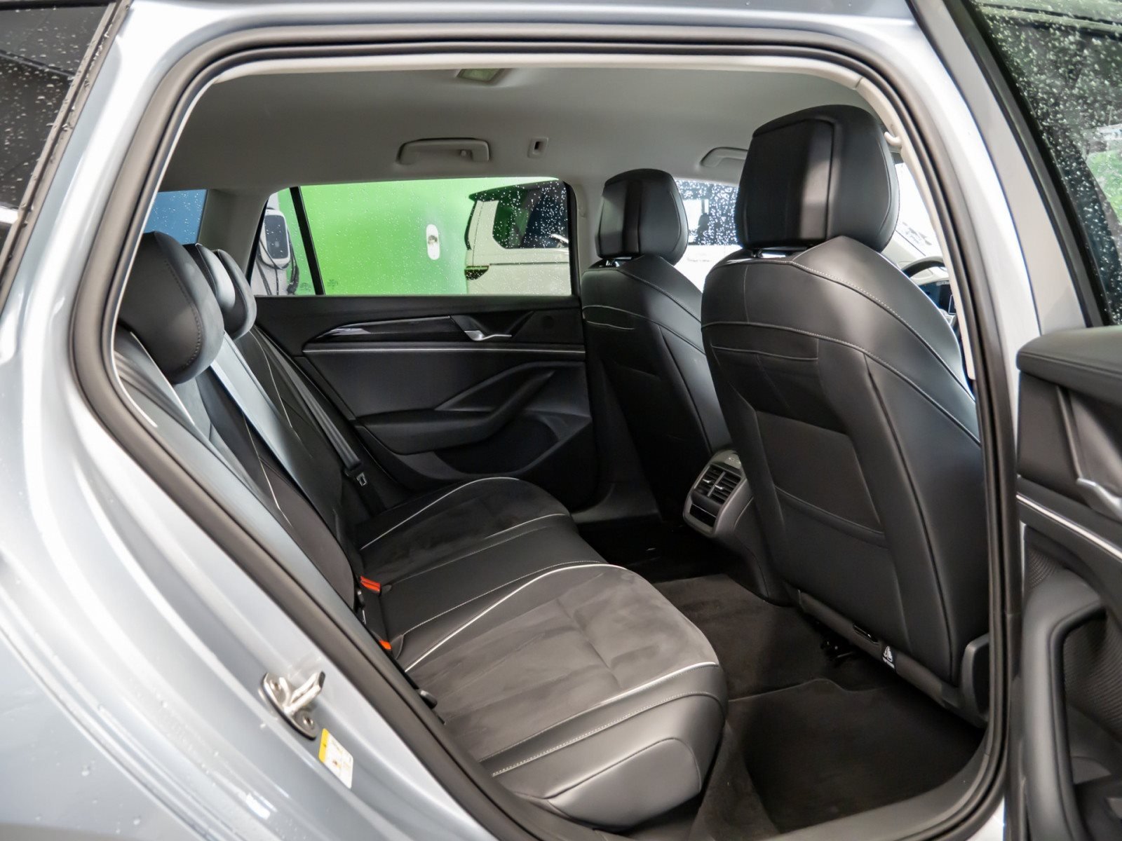 Passat Variant BUSINESS eTSI DSG+AHK+ALU 17+360°KAMERA+LED+MASSAGE+APP+ACC+KLIMA+NAVI