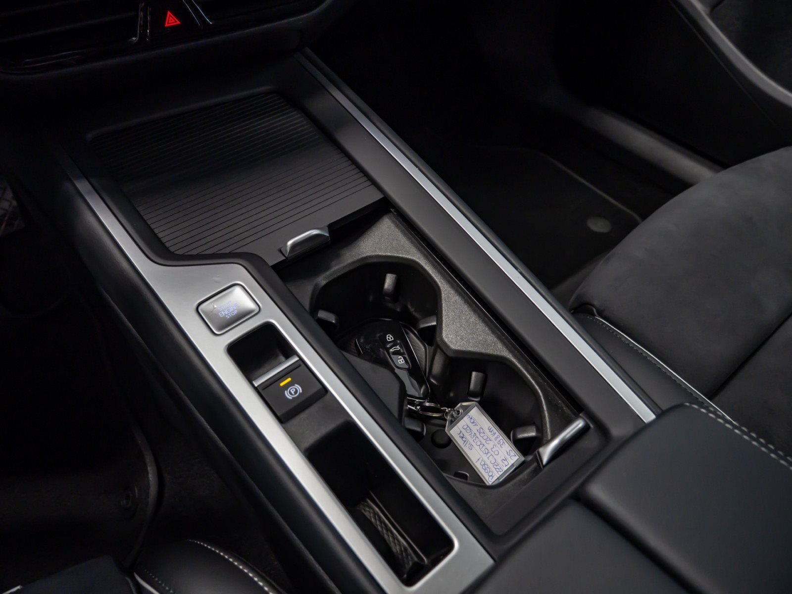 Passat Variant BUSINESS eTSI DSG+AHK+ALU 17+360°KAMERA+LED+MASSAGE+APP+ACC+KLIMA+NAVI