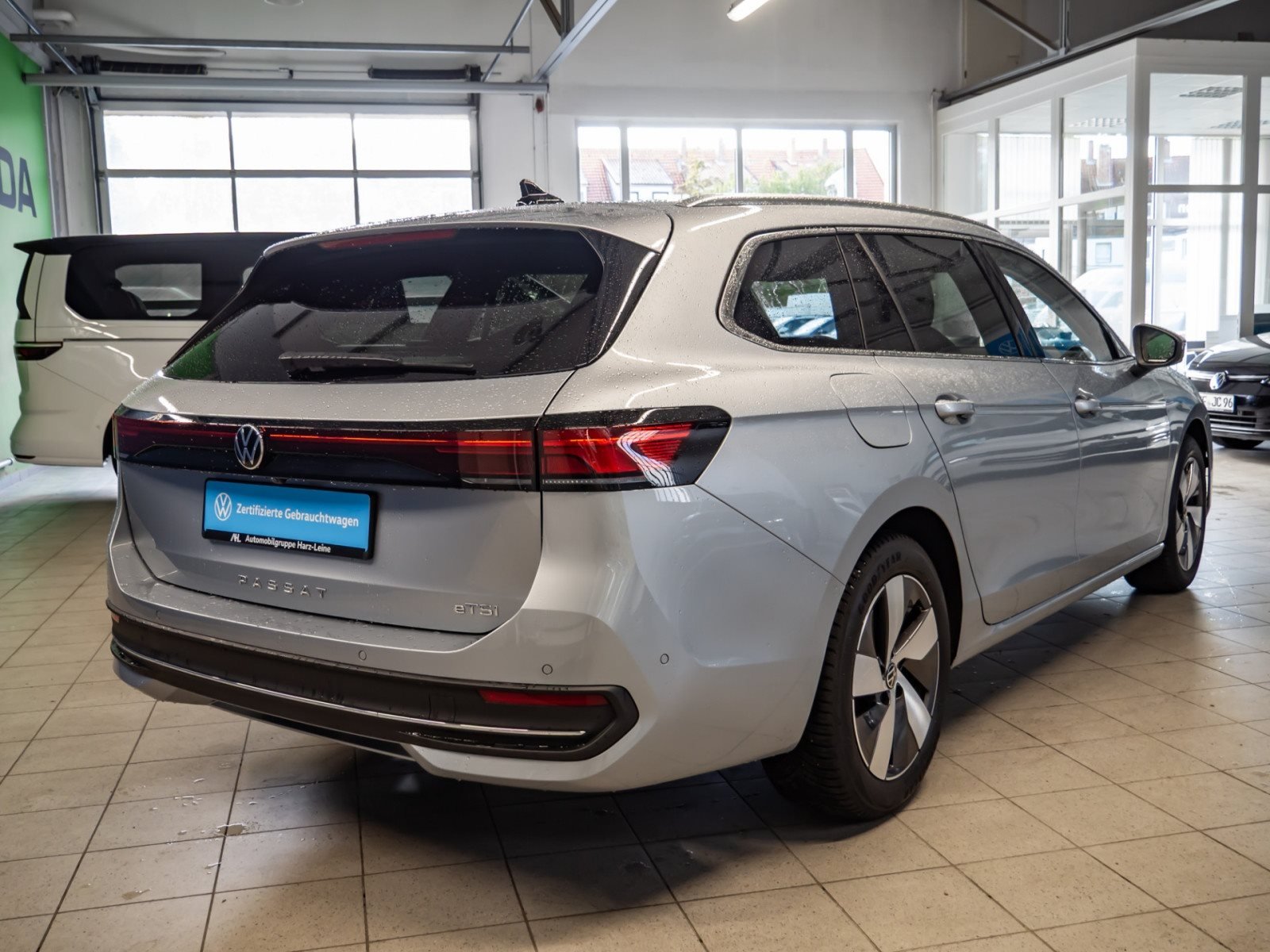 Passat Variant BUSINESS eTSI DSG+AHK+ALU 17+360°KAMERA+LED+MASSAGE+APP+ACC+KLIMA+NAVI