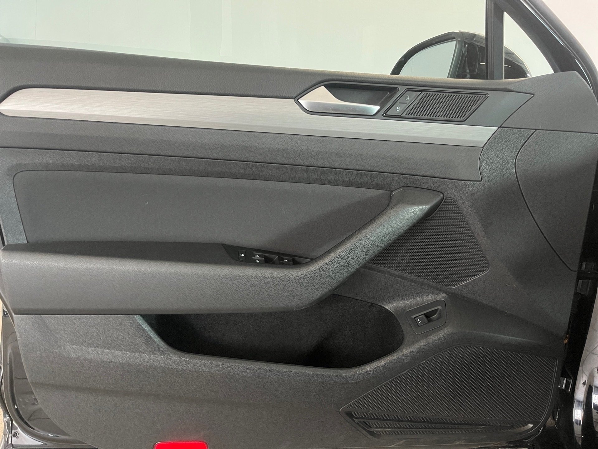 Passat Variant TDI DSG+AHK+NAVI+LED+ACC+RÜCKFAHRKAMERA+SIDE ASSIST+APP CONNECT+KLIMA