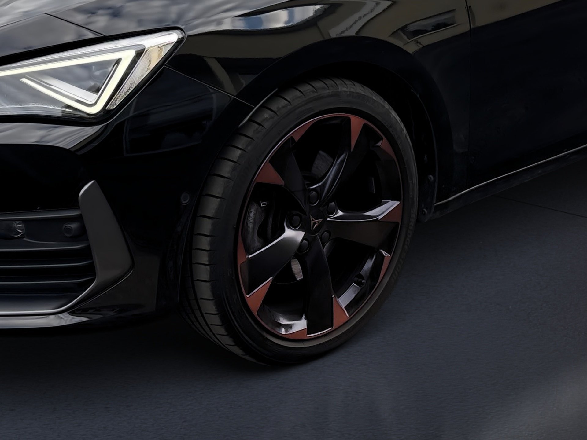 Cupra Leon eTSI+ALU 18+RÜCKFAHRKAMERA+LED+ACC+NAVI+SPRACHSTEUERUNG+PARKLENKASSISTEN