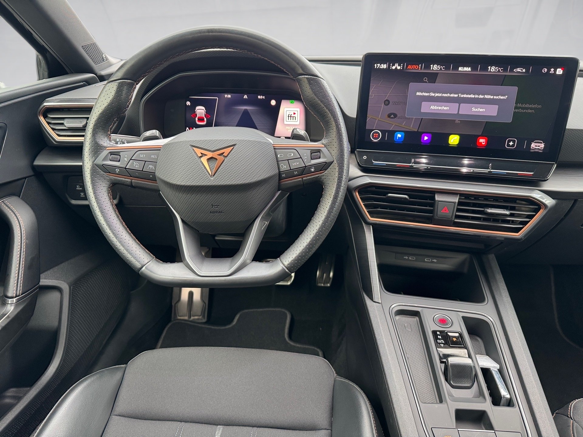 Cupra Leon eTSI+ALU 18+RÜCKFAHRKAMERA+LED+ACC+NAVI+SPRACHSTEUERUNG+PARKLENKASSISTEN
