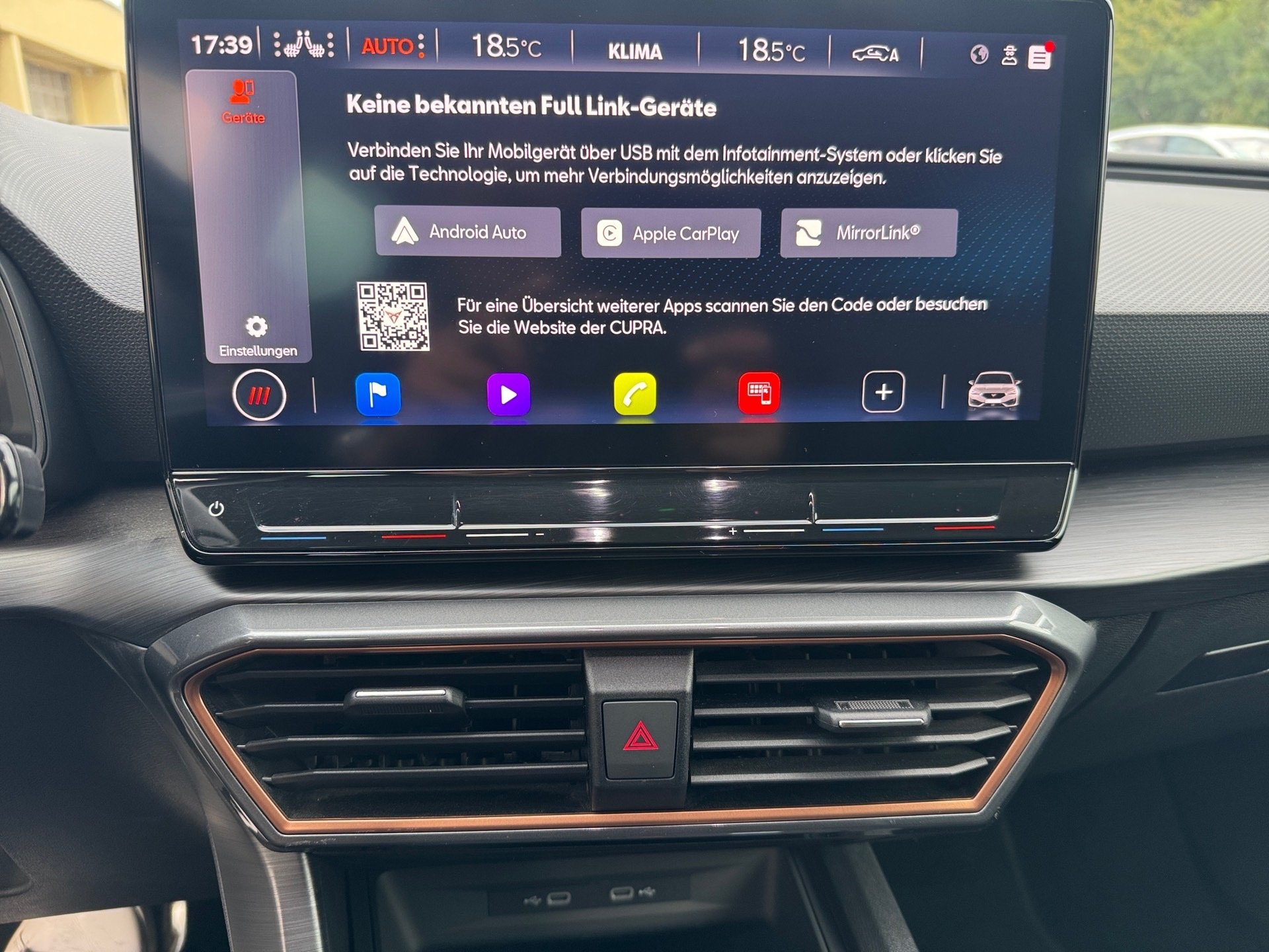 Cupra Leon eTSI+ALU 18+RÜCKFAHRKAMERA+LED+ACC+NAVI+SPRACHSTEUERUNG+PARKLENKASSISTEN