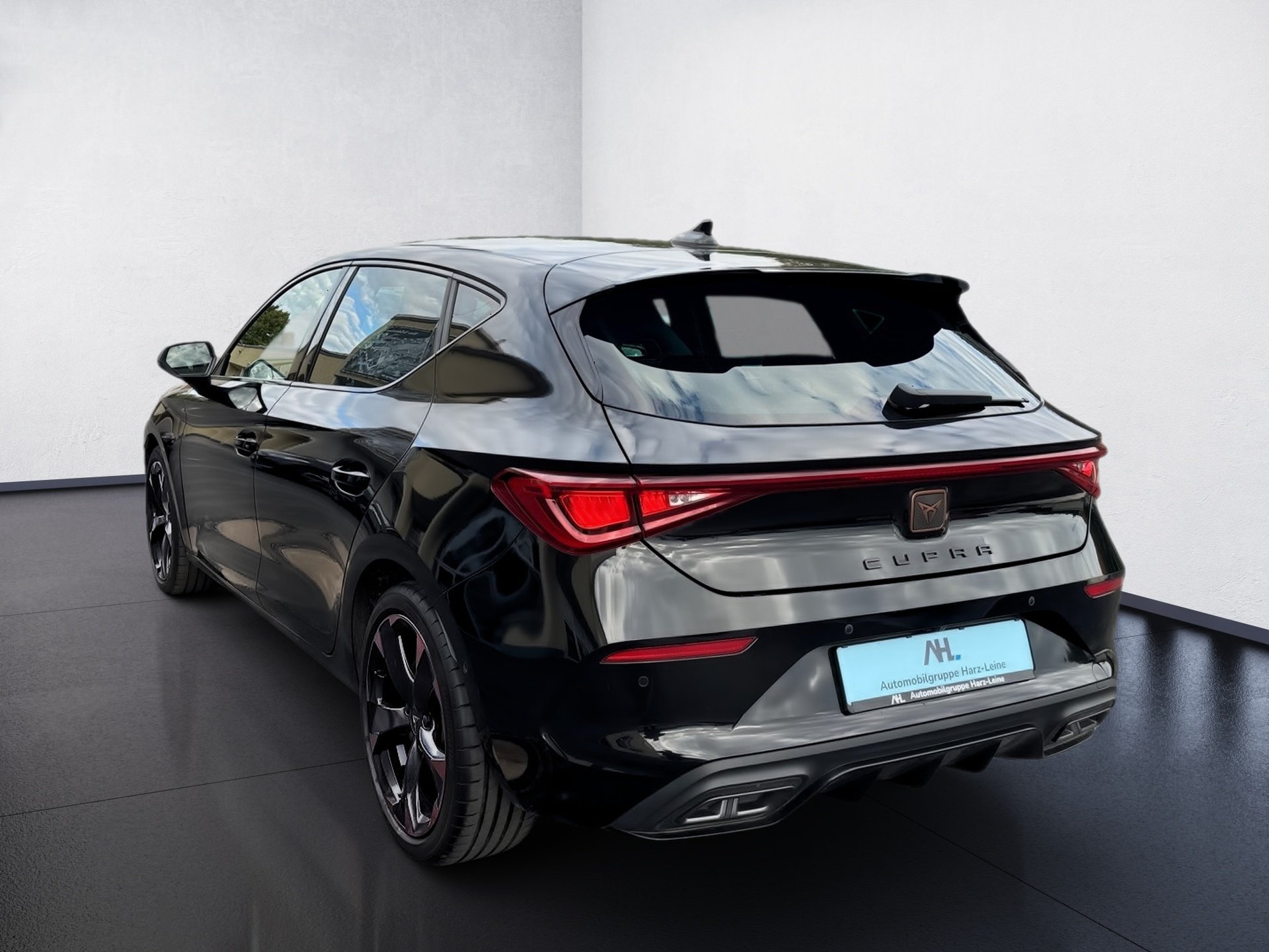 Cupra Leon eTSI+ALU 18+RÜCKFAHRKAMERA+LED+ACC+NAVI+SPRACHSTEUERUNG+PARKLENKASSISTEN