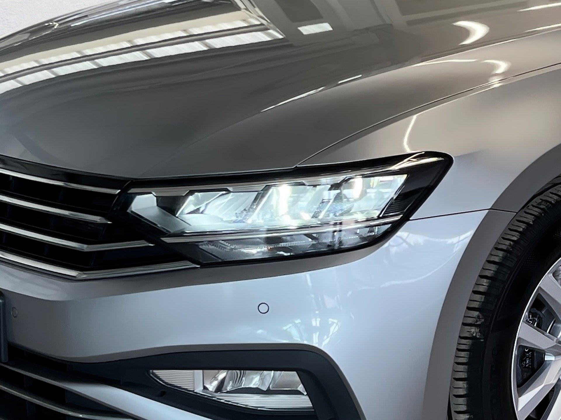 Passat Variant BUSINESS TDI DSG+ALU 16+TRAVEL ASSIST+NAVI+LED+RÜCKFAHRKAMERA+APP CONNEC