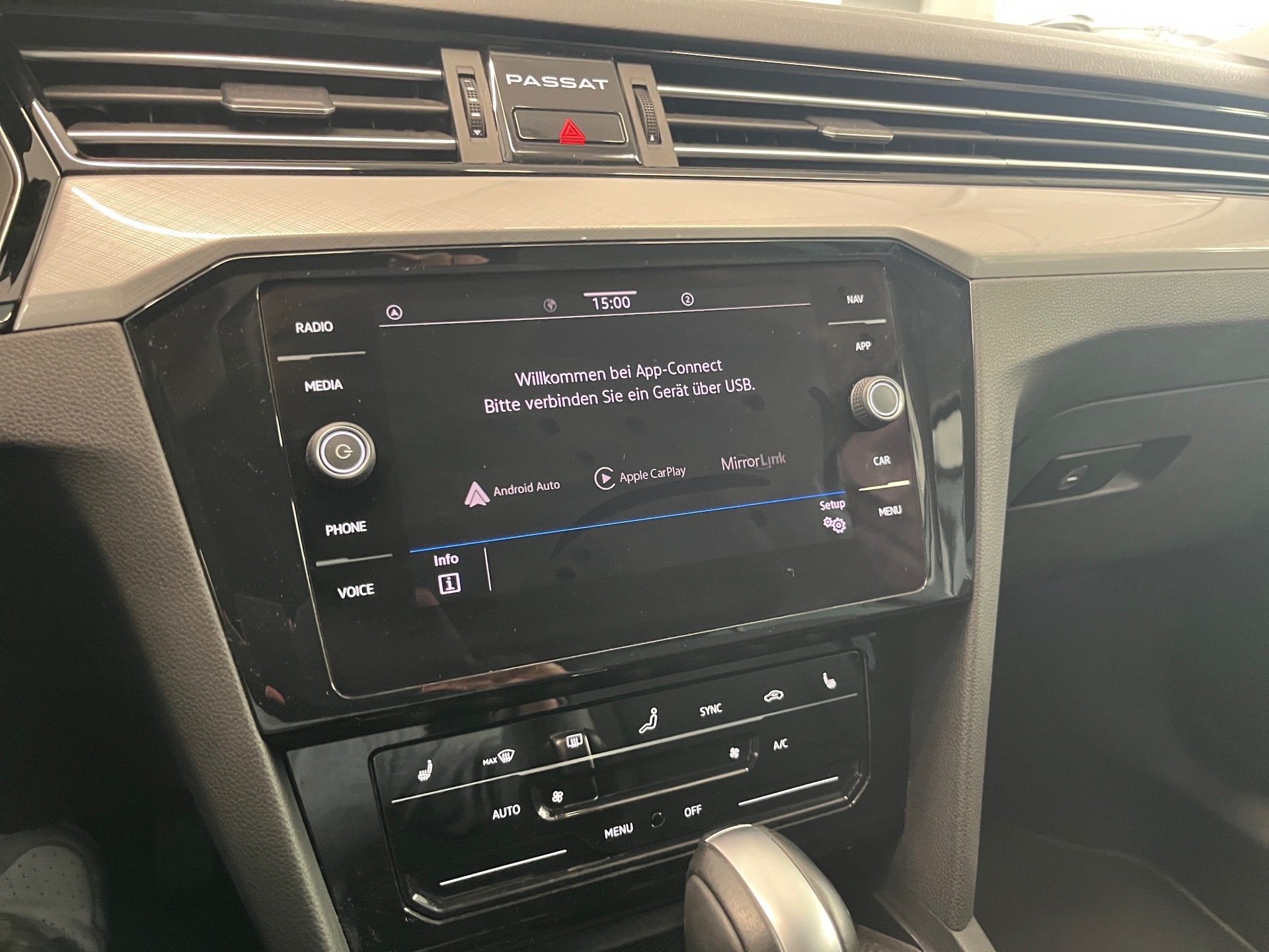Passat Variant BUSINESS TDI DSG+ALU 16+TRAVEL ASSIST+NAVI+LED+RÜCKFAHRKAMERA+APP CONNEC
