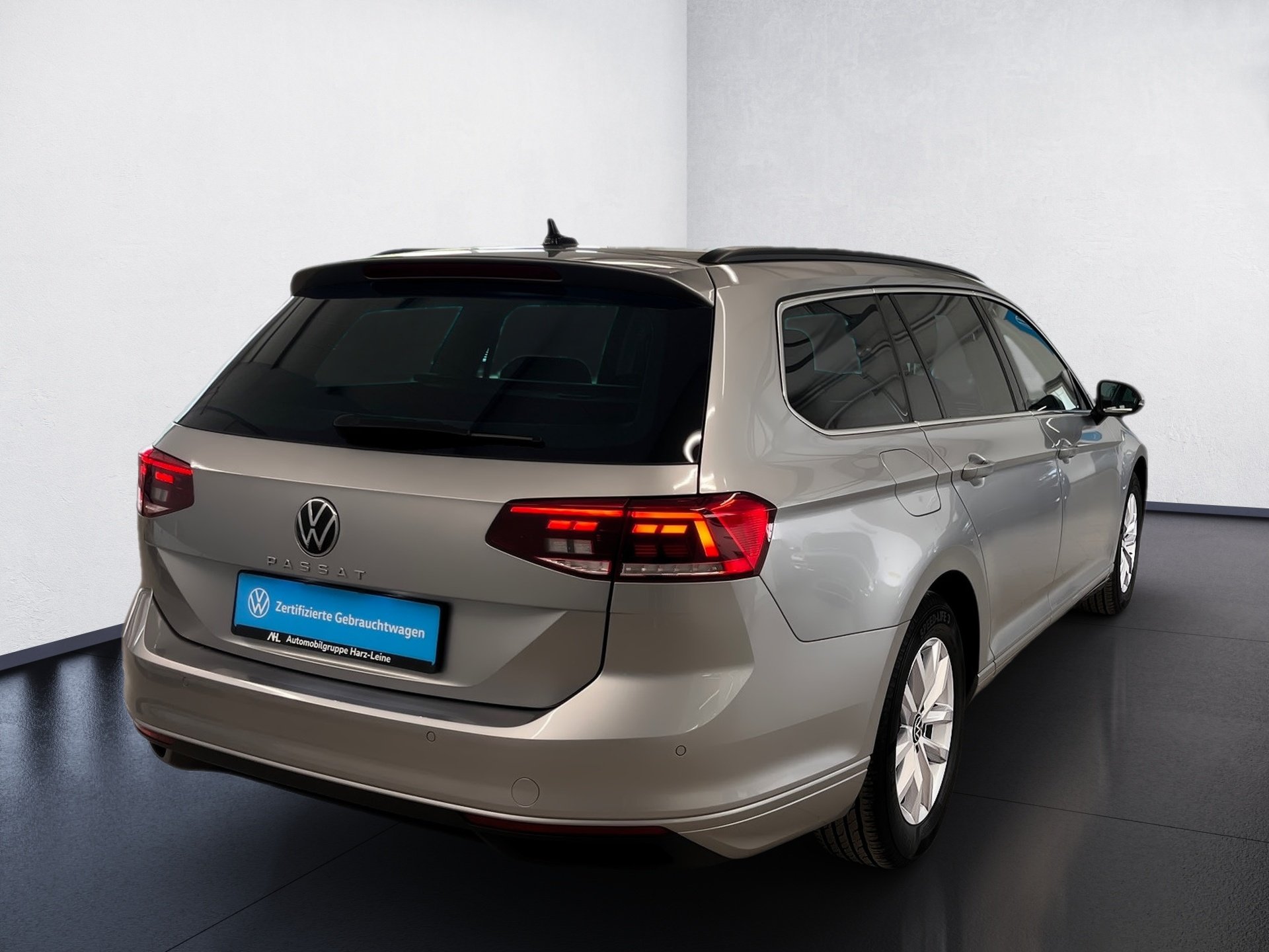 Passat Variant BUSINESS TDI DSG+ALU 16+TRAVEL ASSIST+NAVI+LED+RÜCKFAHRKAMERA+APP CONNEC