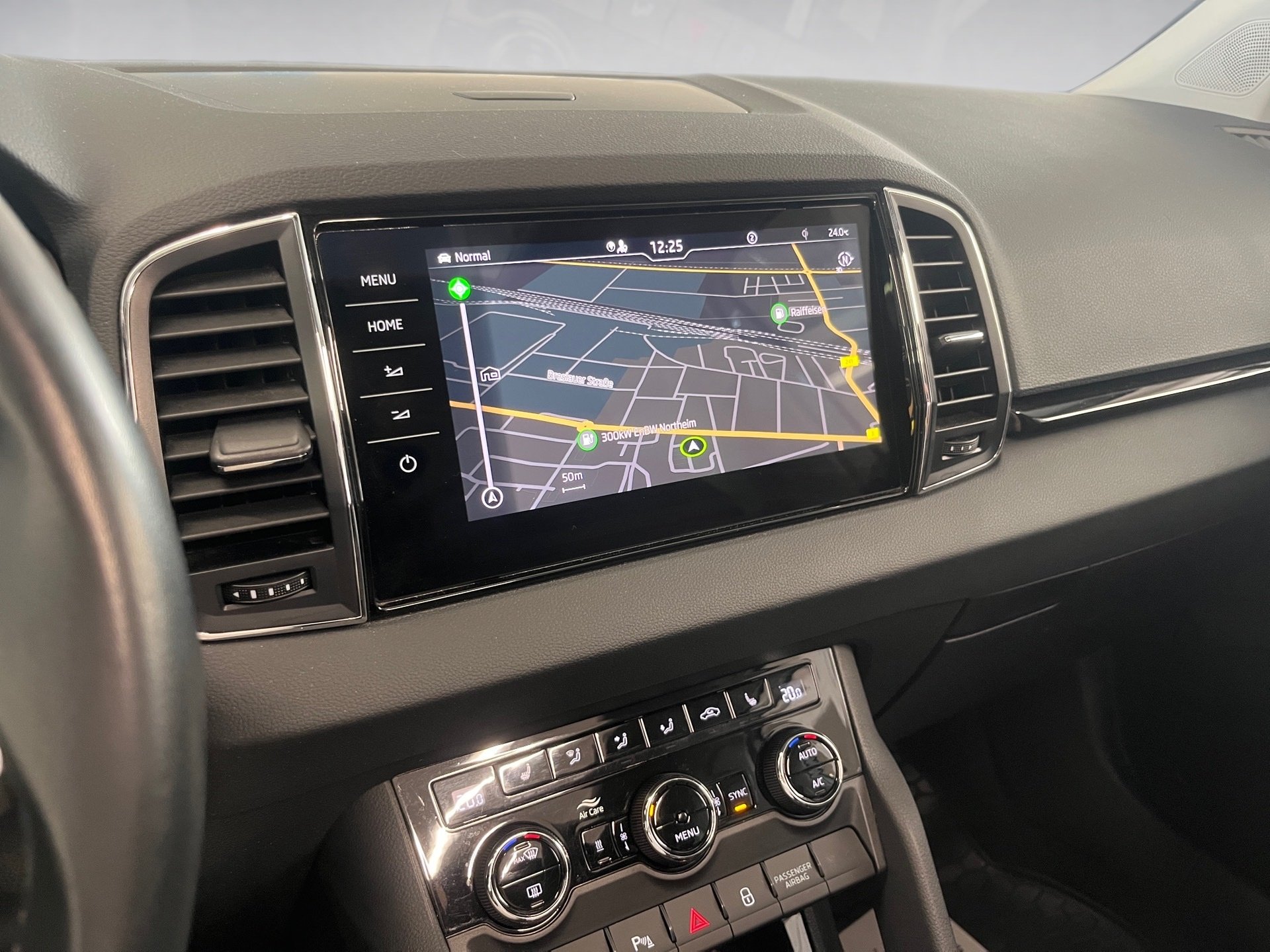 Karoq STYLE TDI DSG+AHK+ALU 18+RÜCKFAHRKAMERA+NAVI+STANDHEIZUNG+SMART LINK