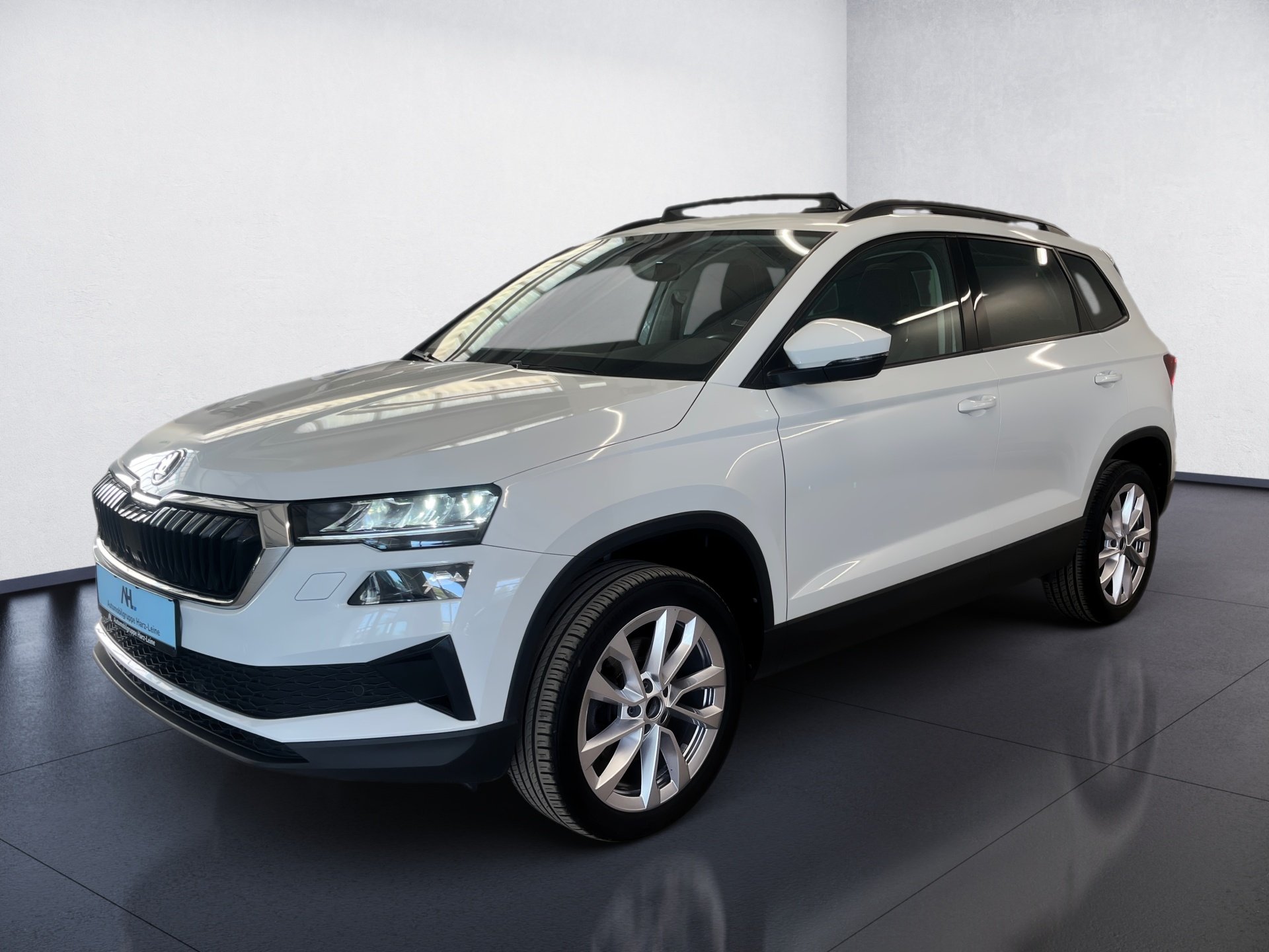 Karoq STYLE TDI DSG+AHK+ALU 18+RÜCKFAHRKAMERA+NAVI+STANDHEIZUNG+SMART LINK