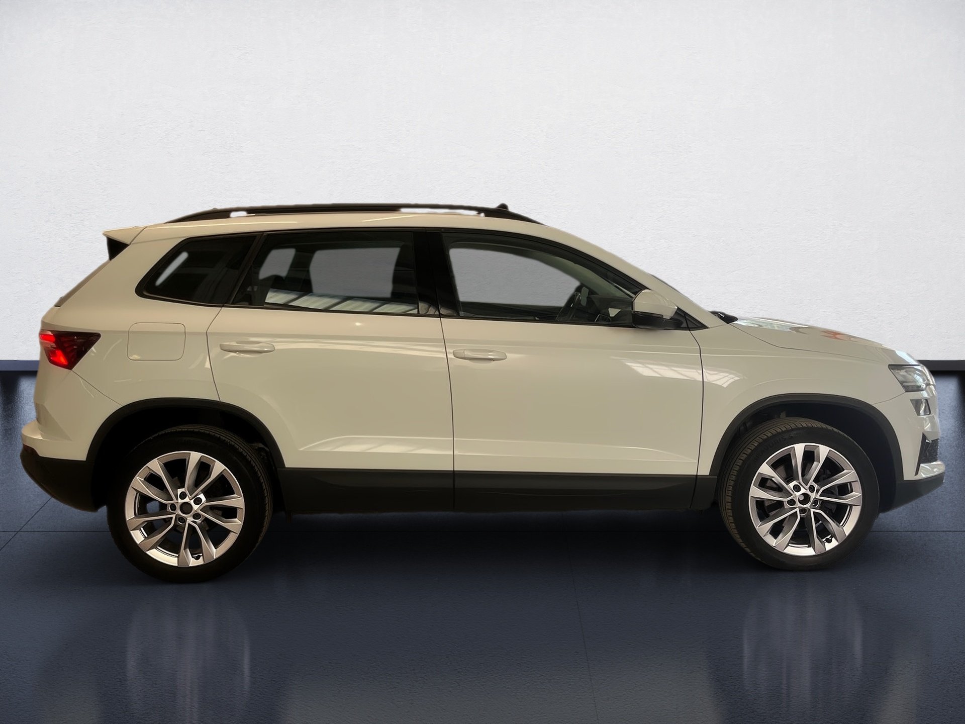 Karoq STYLE TDI DSG+AHK+ALU 18+RÜCKFAHRKAMERA+NAVI+STANDHEIZUNG+SMART LINK
